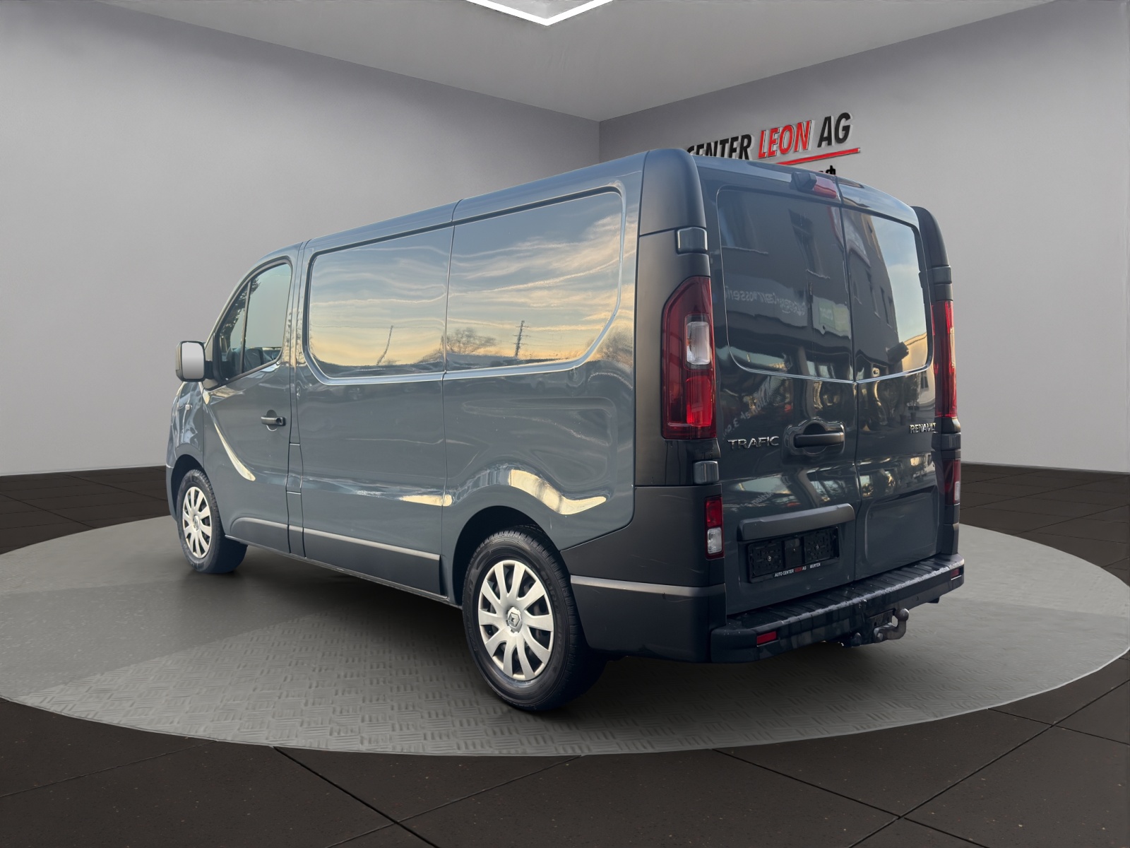RENAULT Trafic 2.0 ENERGY dCi145 3.0t Business L1H1 A-showroom-element-3