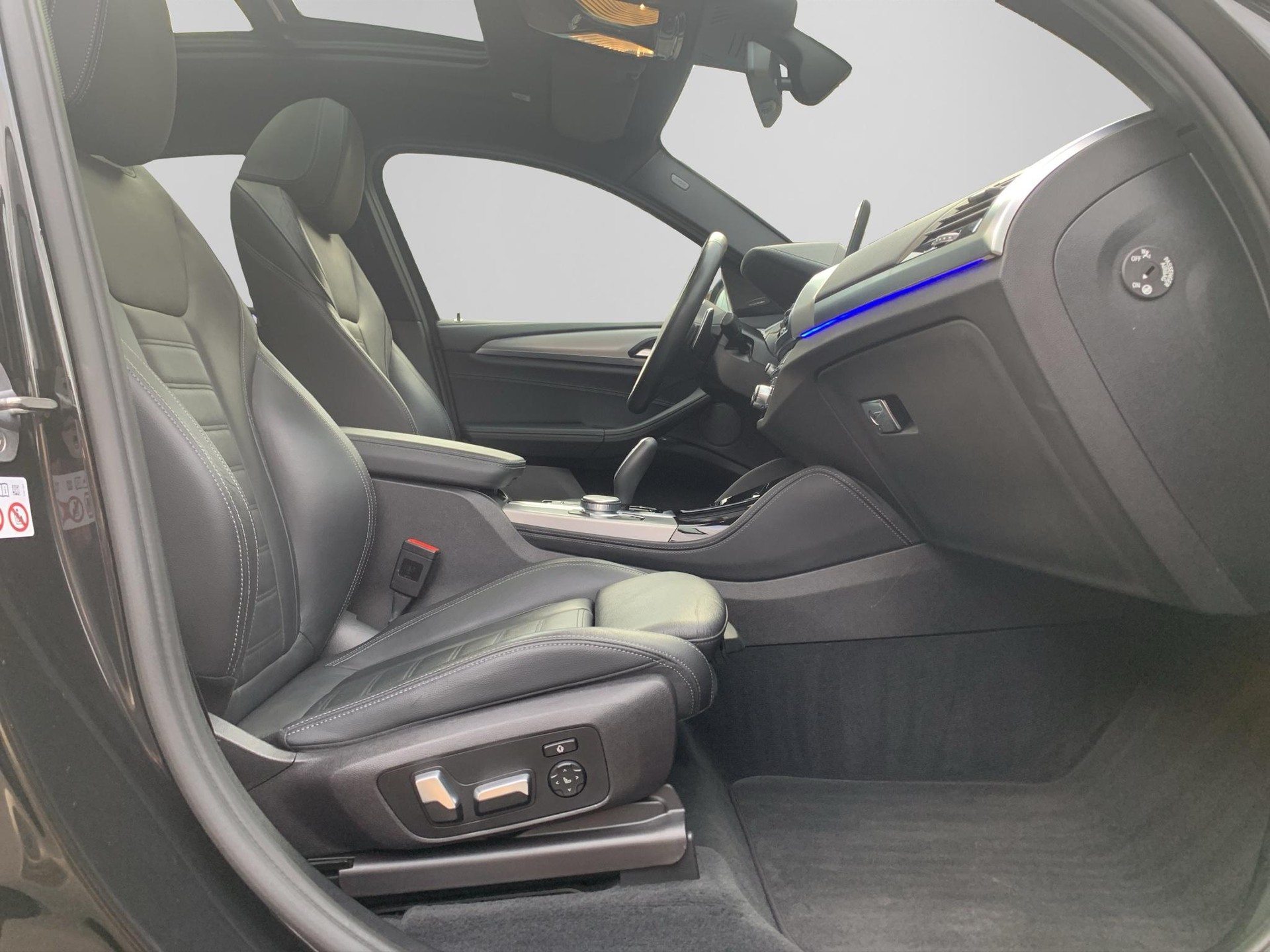 BMW X4 M40i-image-12