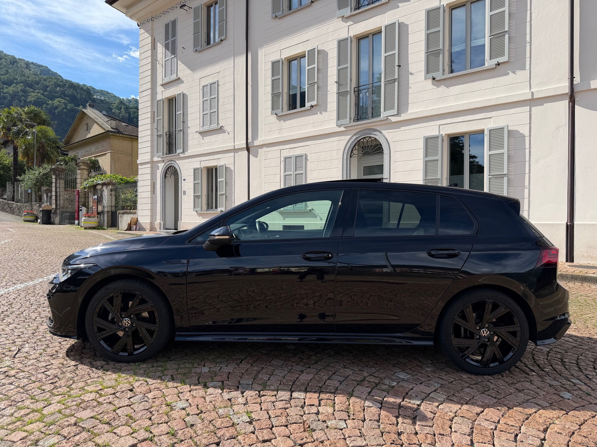 VW Golf 1.5 eTSI mHEV ACT R-Line DSG-image-5