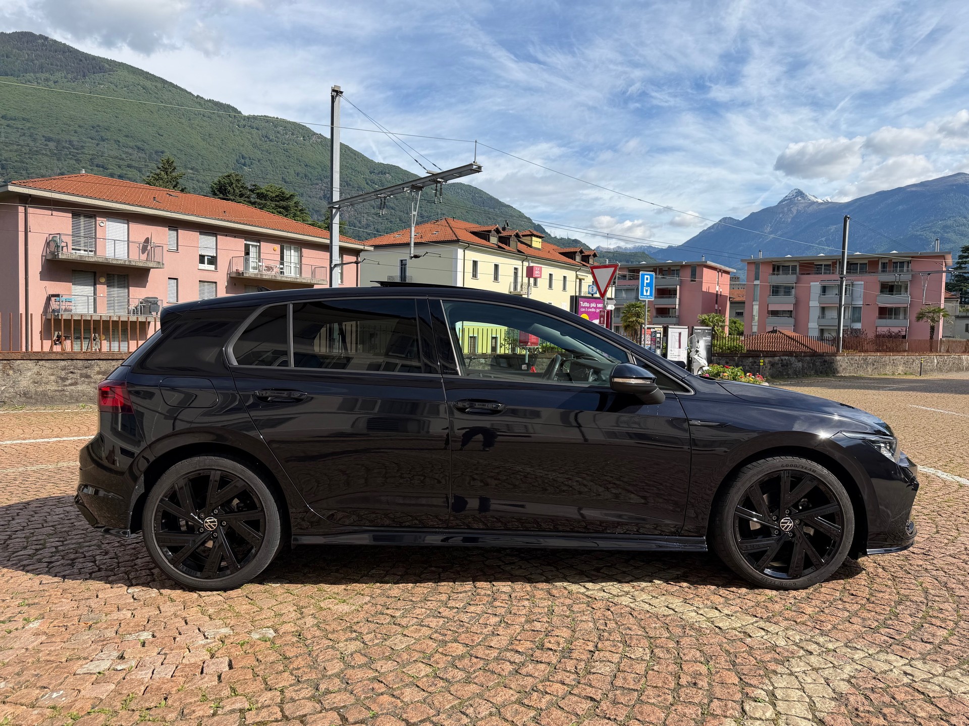 VW Golf 1.5 eTSI mHEV ACT R-Line DSG-image-1