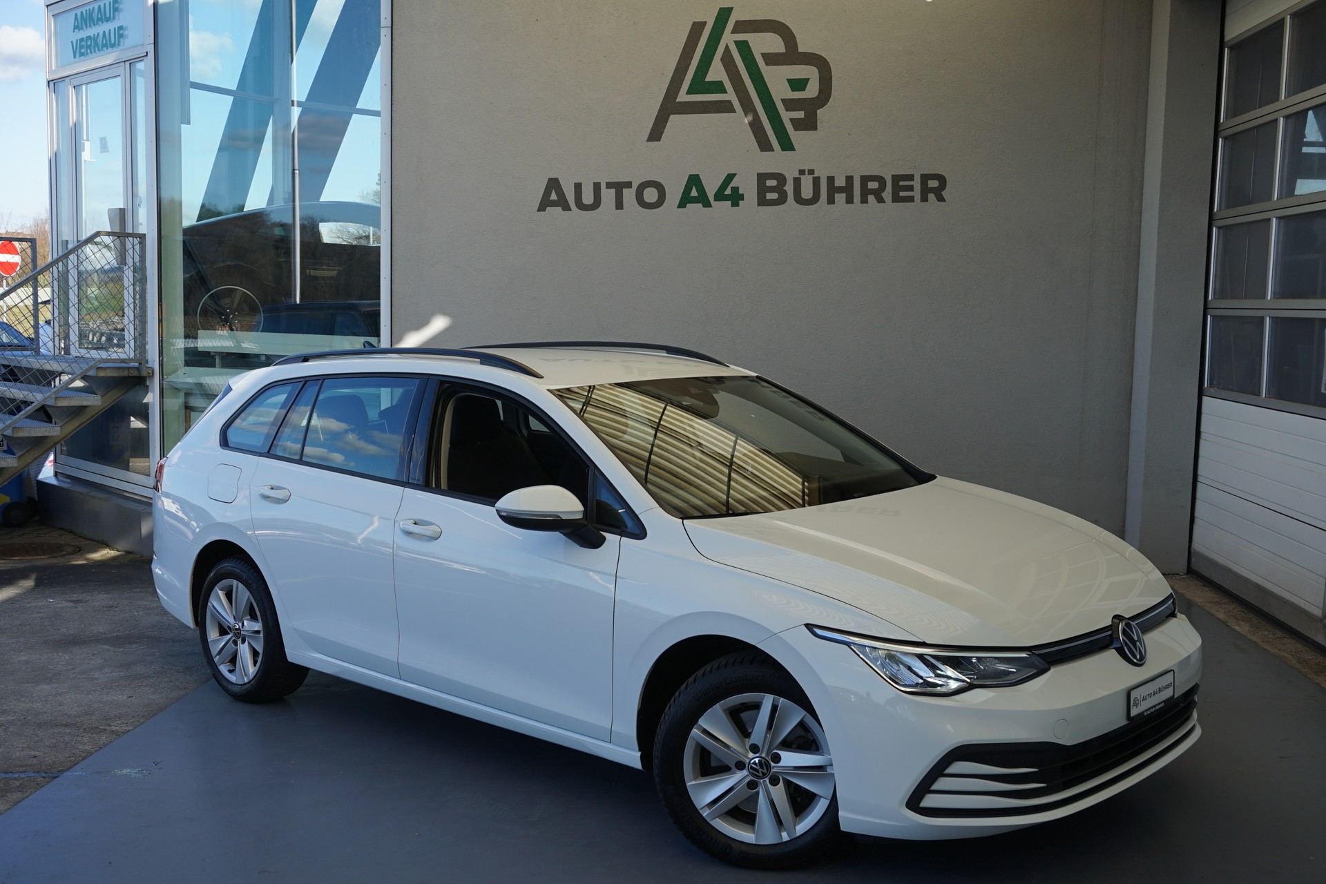 VW Golf 8 Variant 2.0 TDI Life DSG-Automat "aus erster Hand+CH-Auto"-showroom-element-1