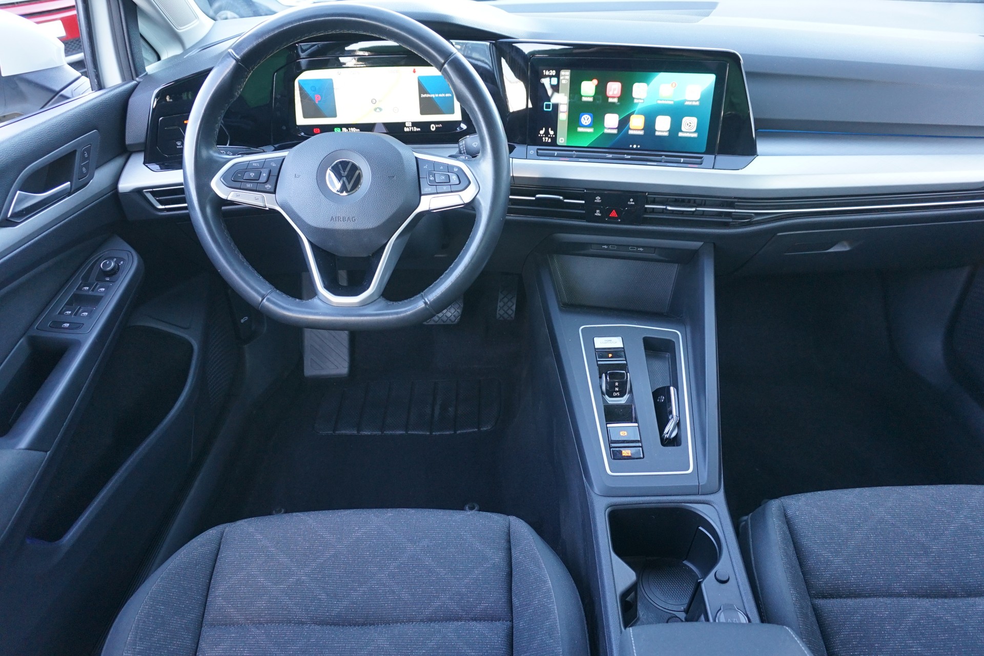 VW Golf 8 Variant 2.0 TDI Life DSG-Automat "aus erster Hand+CH-Auto"-image-12