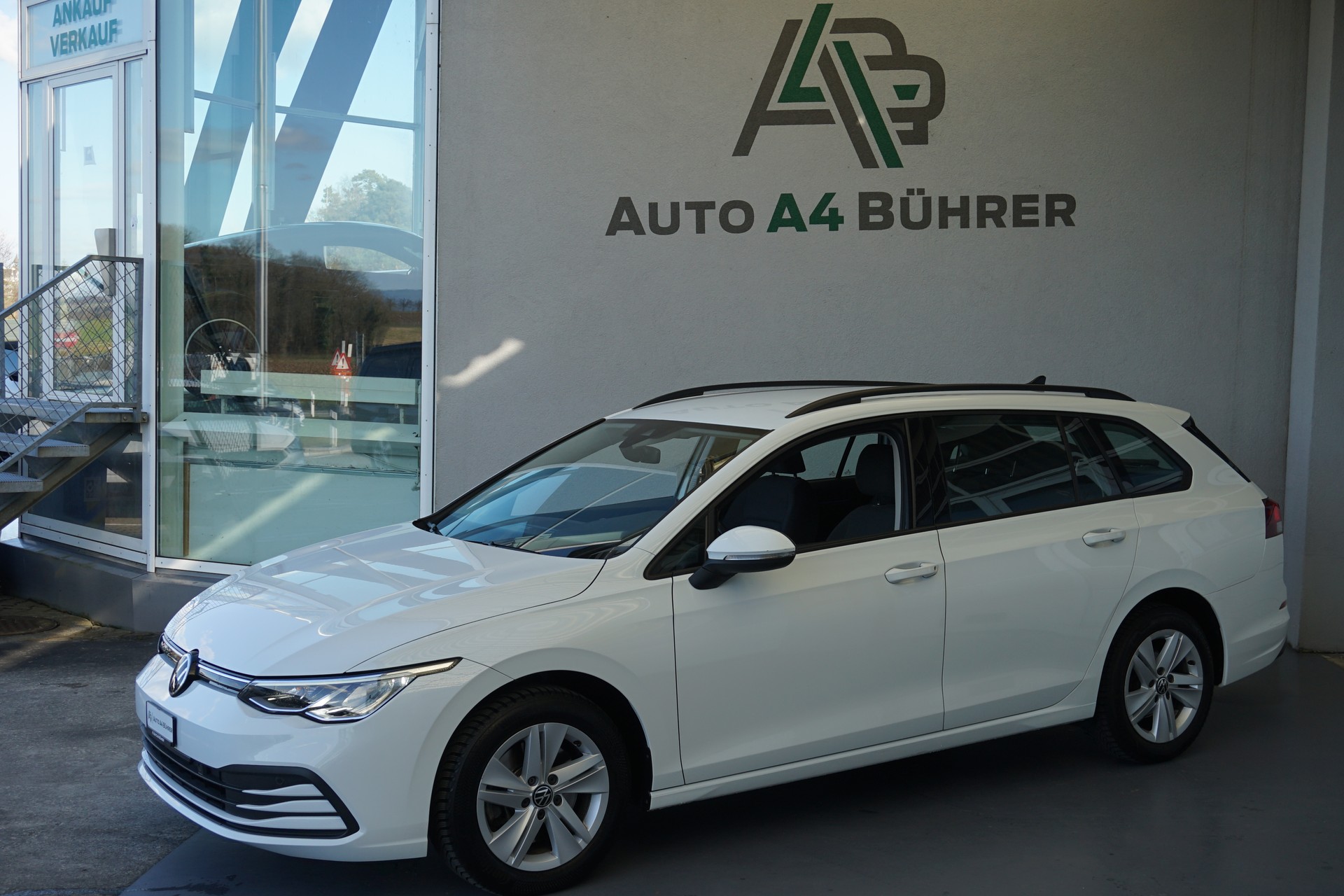 VW Golf 8 Variant 2.0 TDI Life DSG-Automat "aus erster Hand+CH-Auto"-showroom-element-3