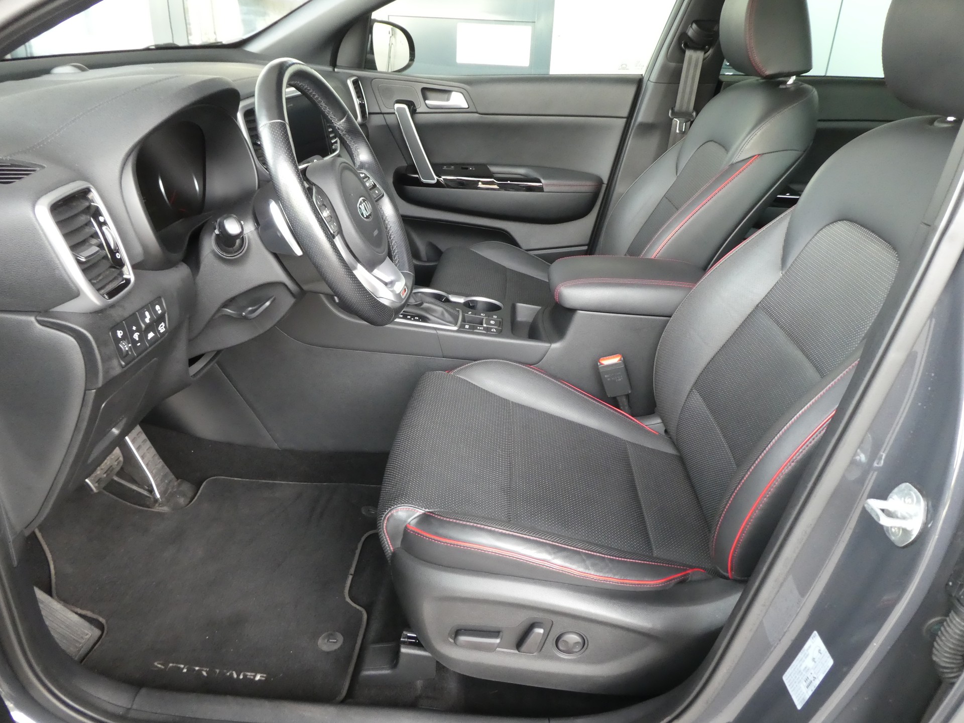 KIA Sportage 1.6CRDi Mild Hybrid GT-Line 4WD DCT-image-9
