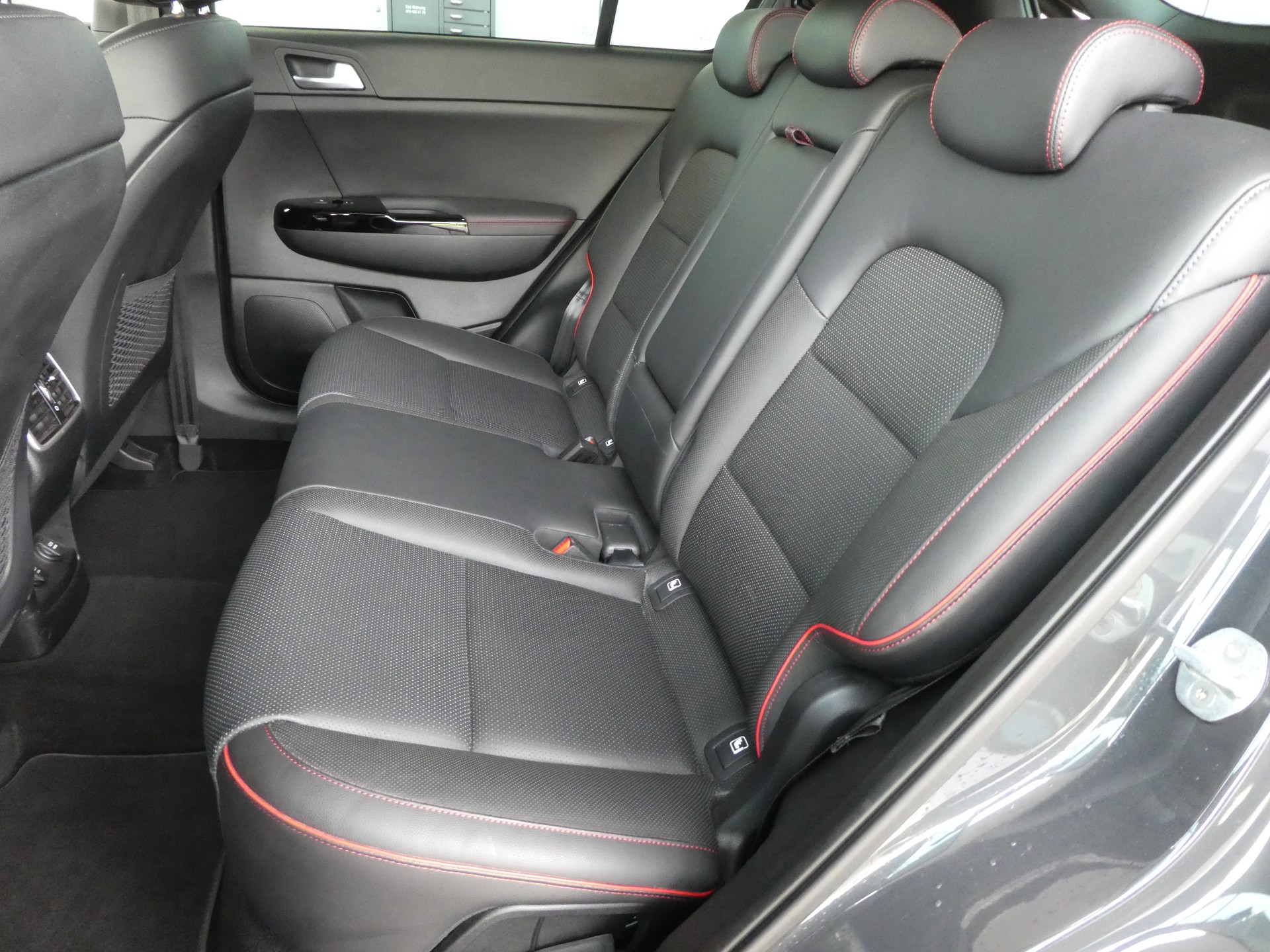 KIA Sportage 1.6CRDi Mild Hybrid GT-Line 4WD DCT-image-8