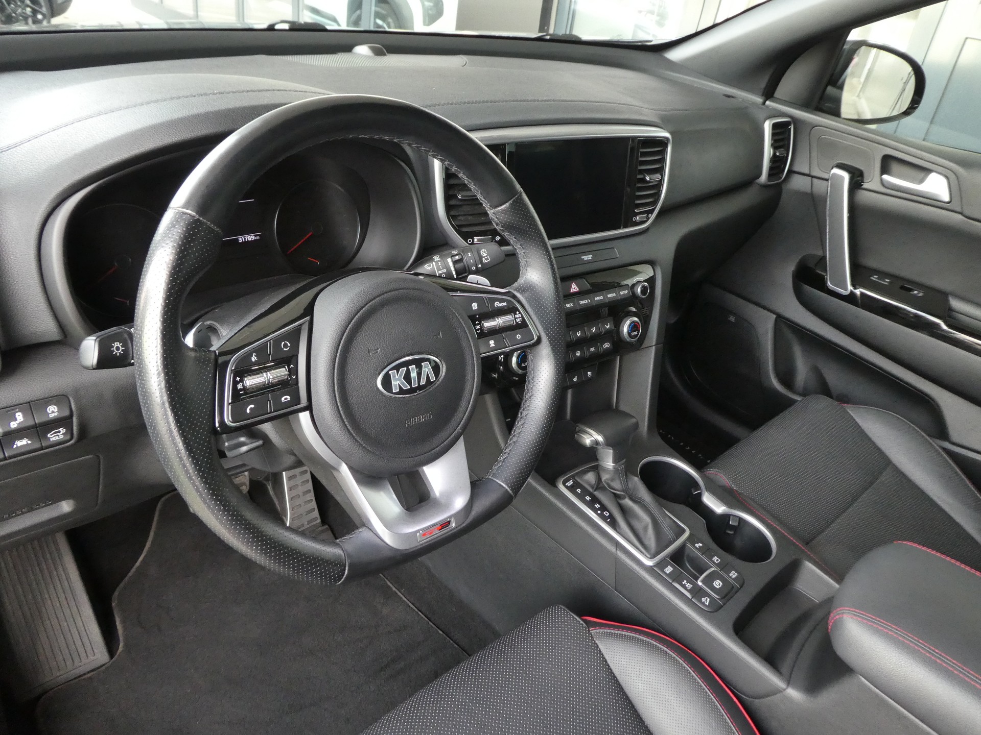 KIA Sportage 1.6CRDi Mild Hybrid GT-Line 4WD DCT-image-10