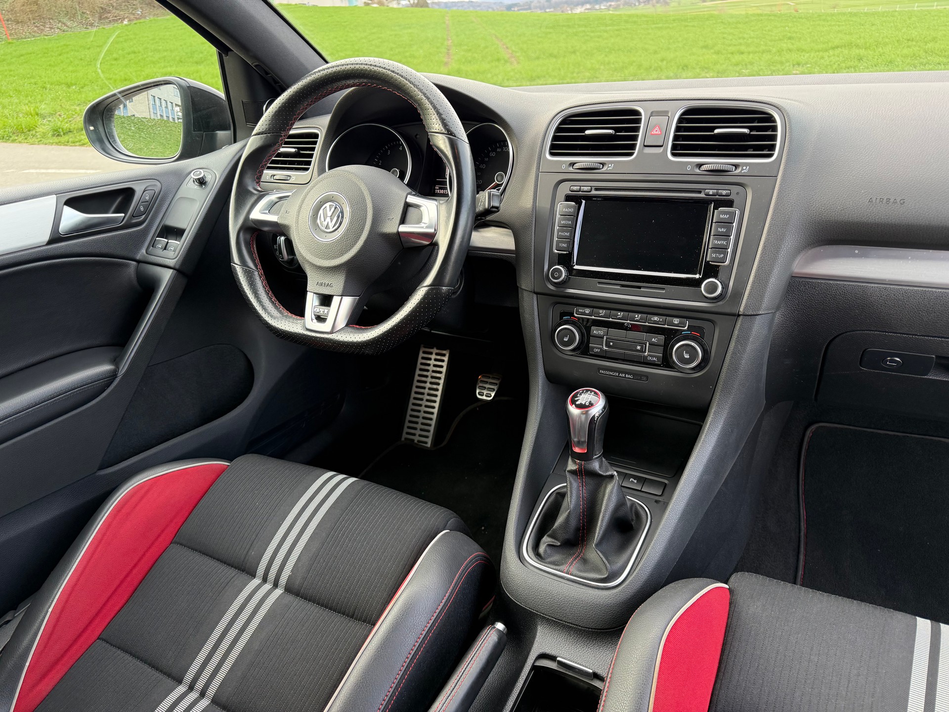 VW Golf 2.0 TSI GTI Adidas-image-4