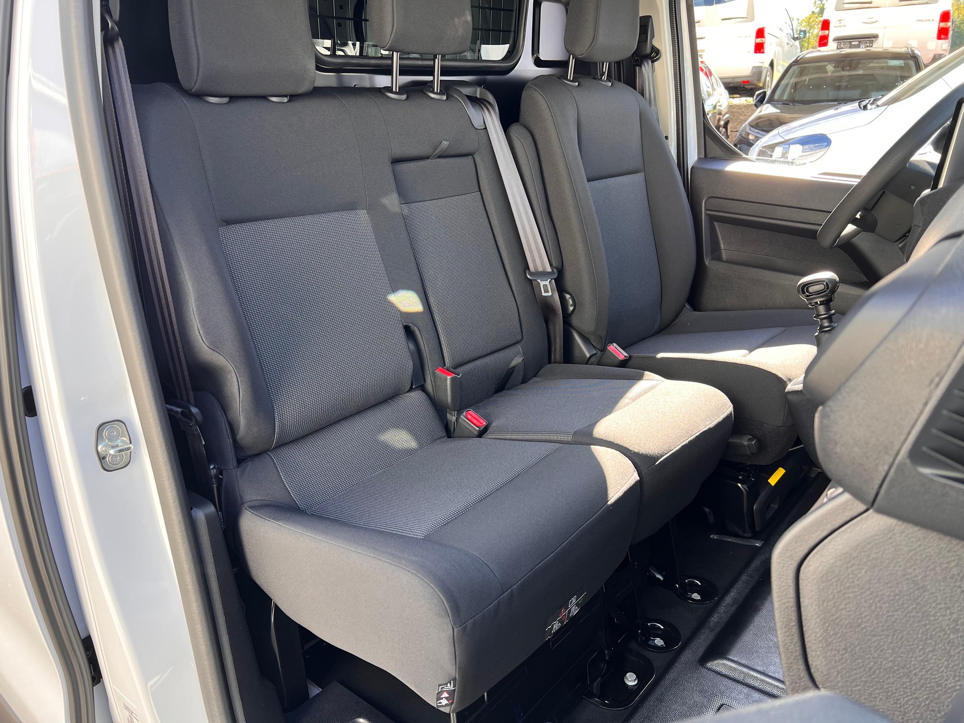 TOYOTA PROACE Van L2 2.0 D Advanced-image-12