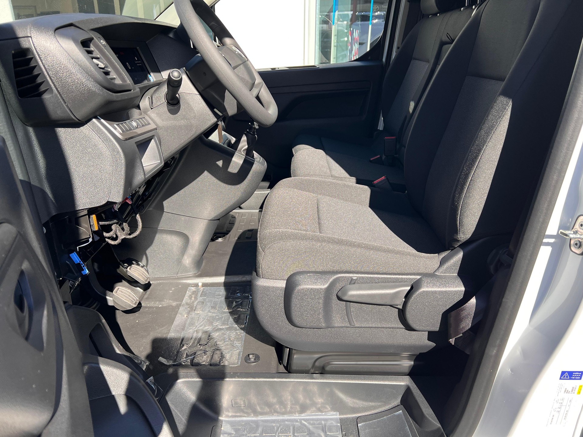 TOYOTA PROACE Van L2 2.0 D Advanced-image-7