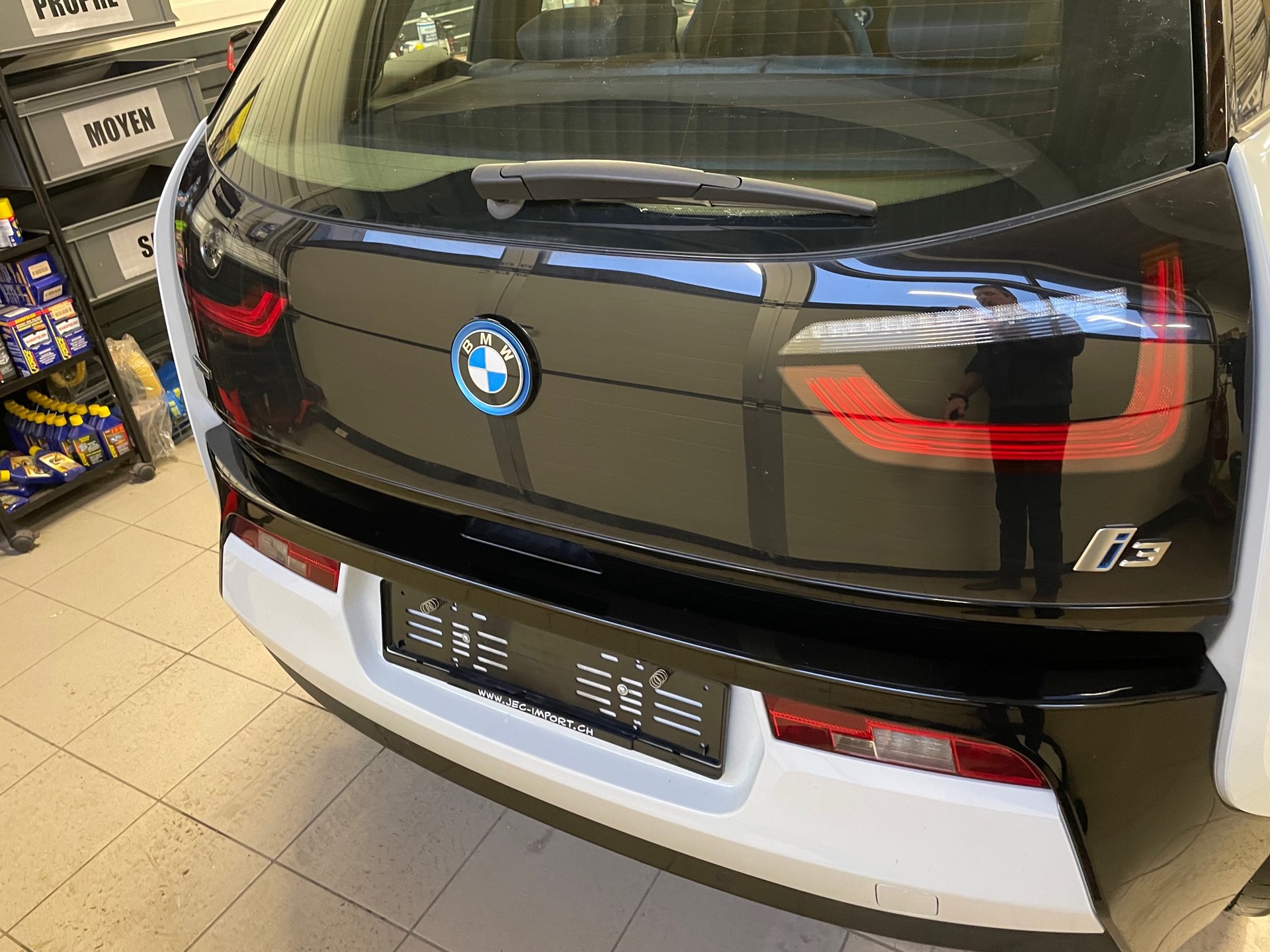 BMW i3s (94Ah) Range Extender-showroom-element-2