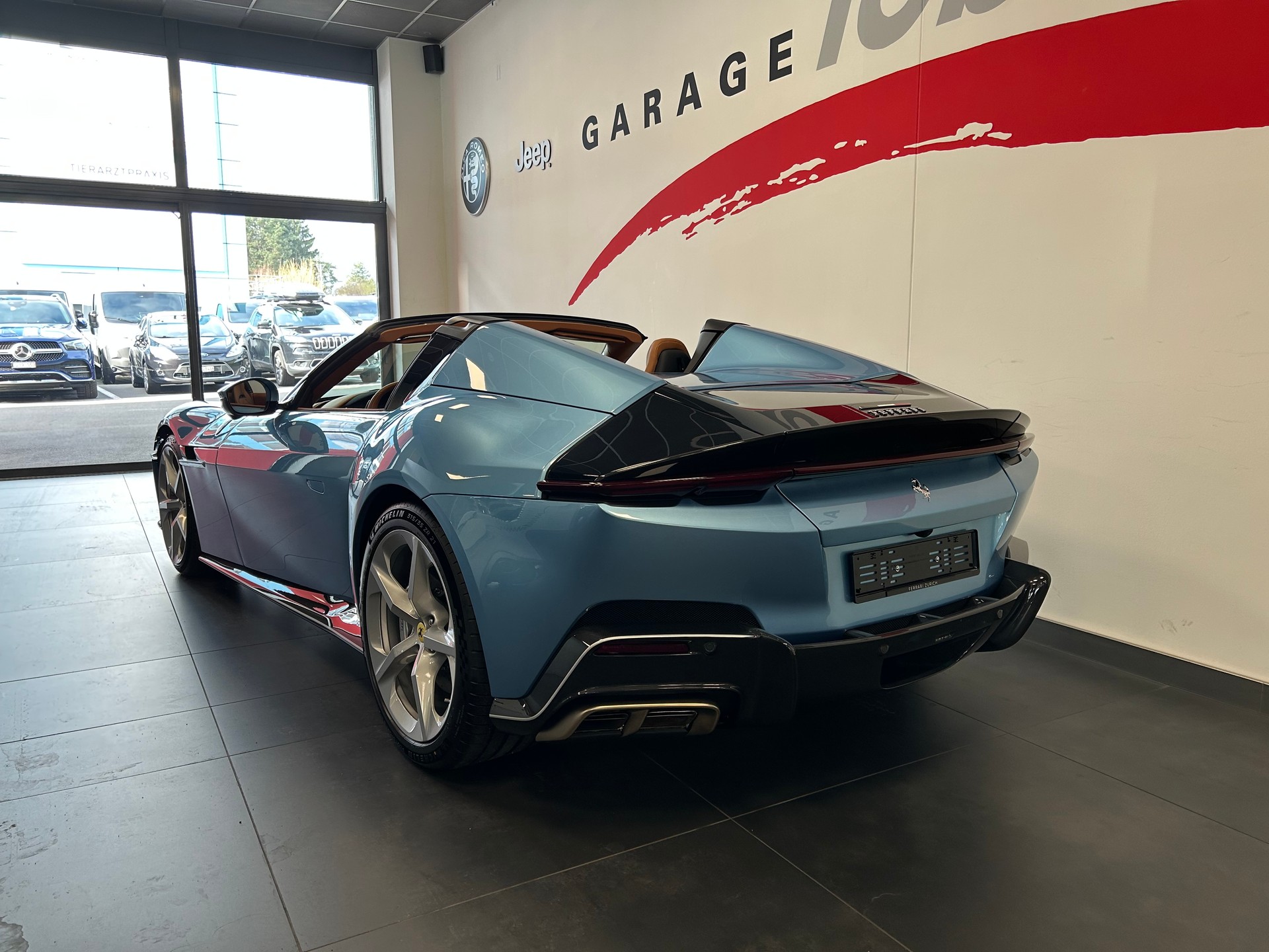 FERRARI 12 Cilindri Spider-image-18