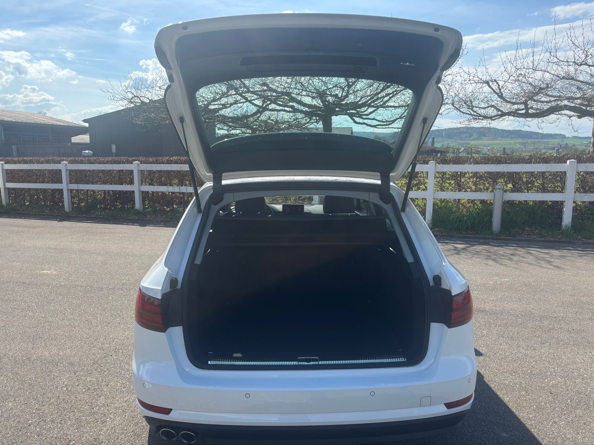 AUDI A4 Avant 2.0 TDI quattro S-tronic-image-11