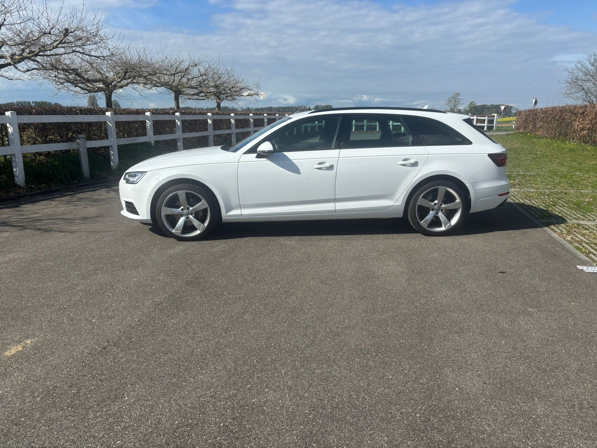 AUDI A4 Avant 2.0 TDI quattro S-tronic-image-1