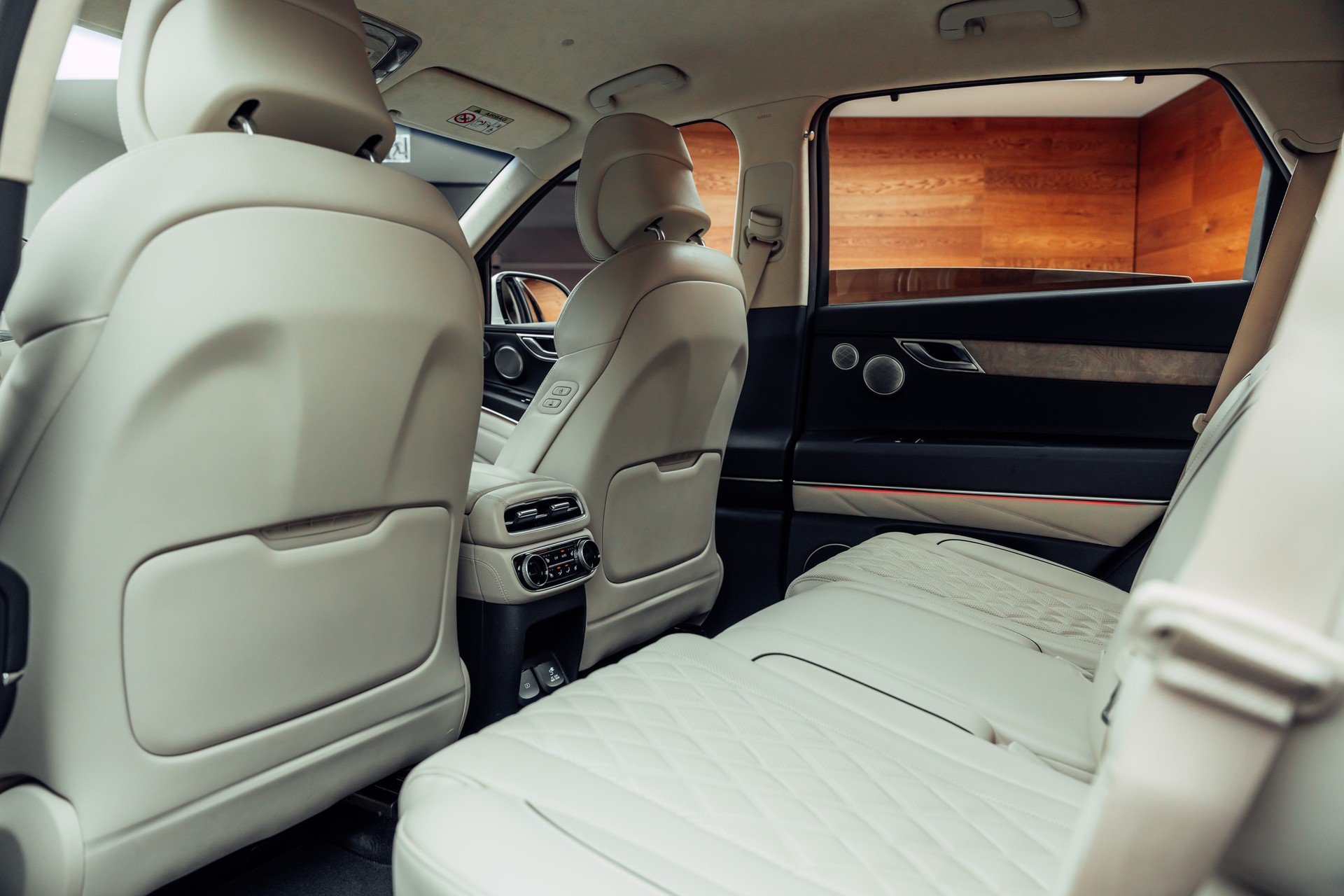 GENESIS GV80 3.0 CRDI Luxus 7 Seater AT8 AWD-image-9
