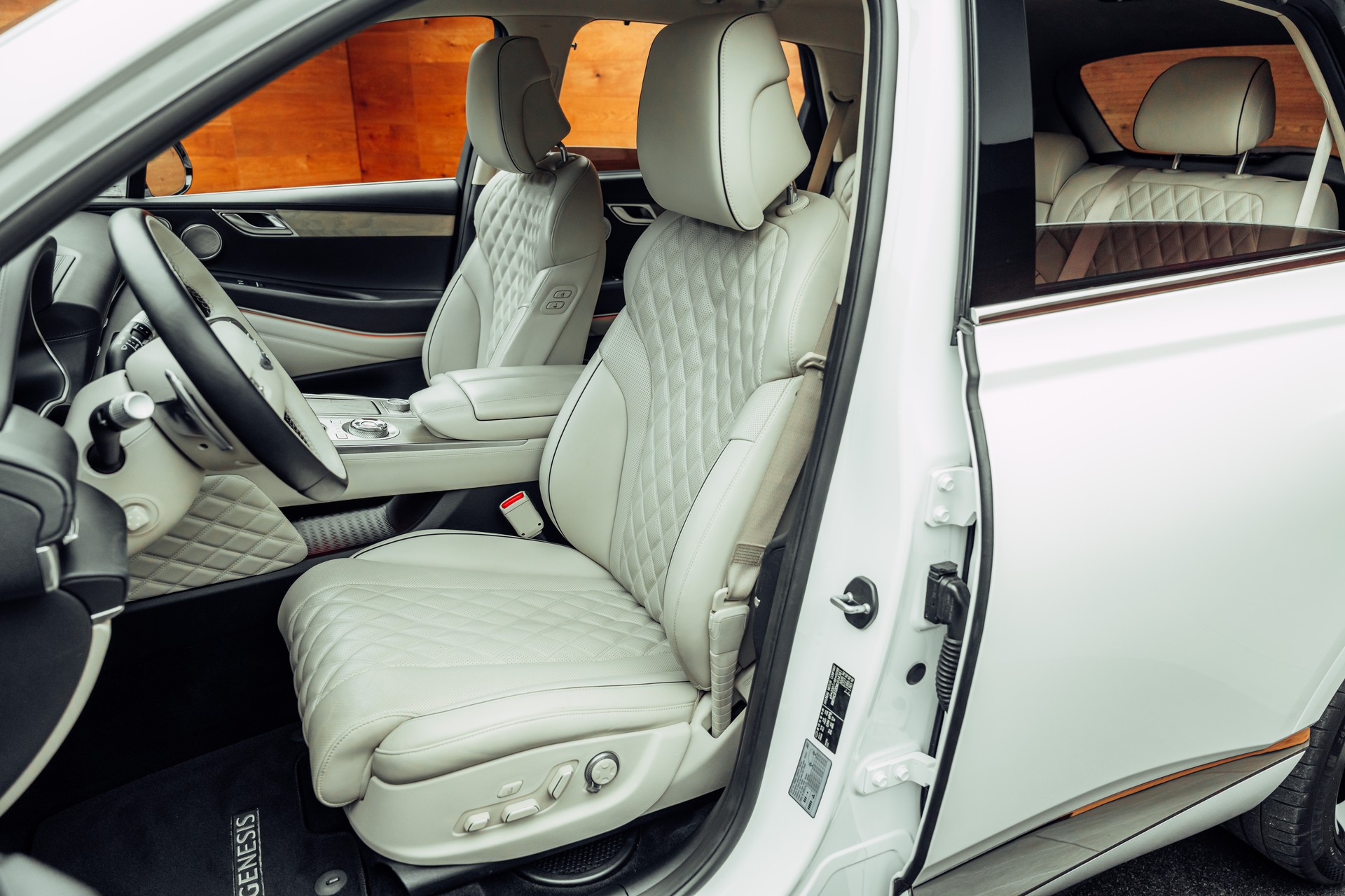 GENESIS GV80 3.0 CRDI Luxus 7 Seater AT8 AWD-image-6