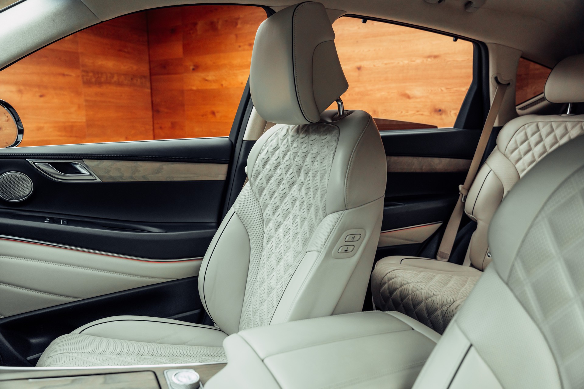 GENESIS GV80 3.0 CRDI Luxus 7 Seater AT8 AWD-image-7