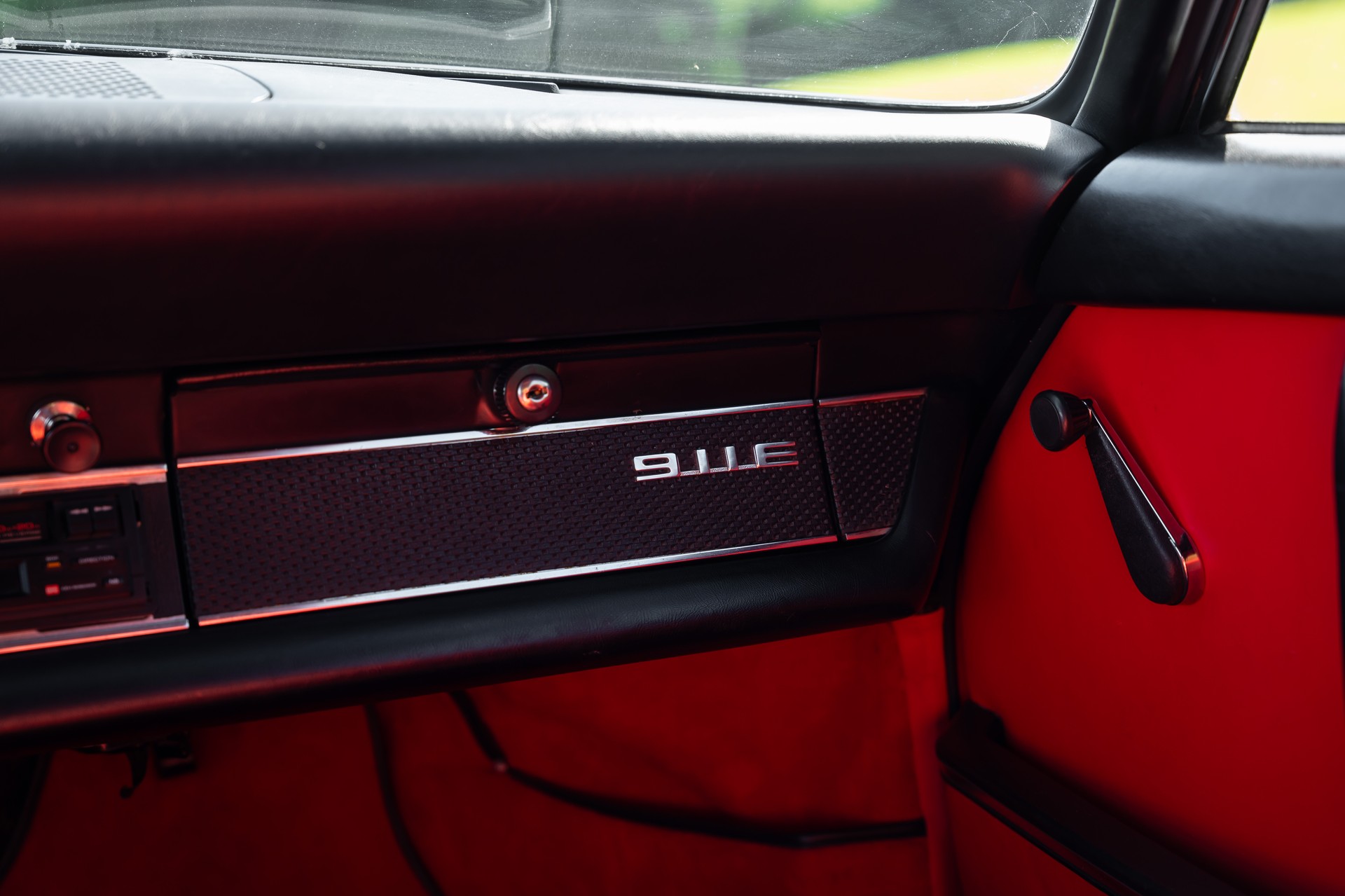PORSCHE 911 E-image-19