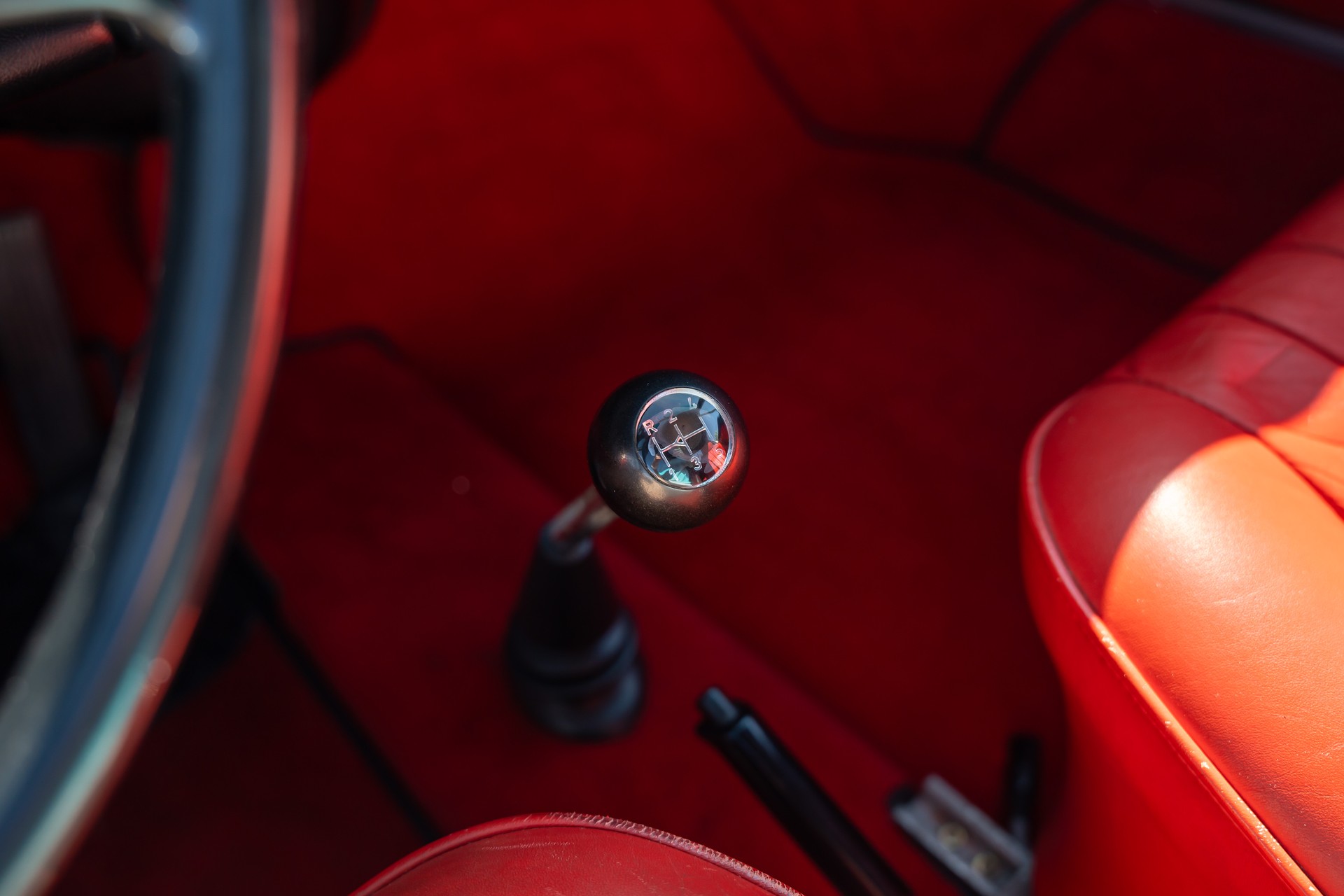 PORSCHE 911 E-image-21