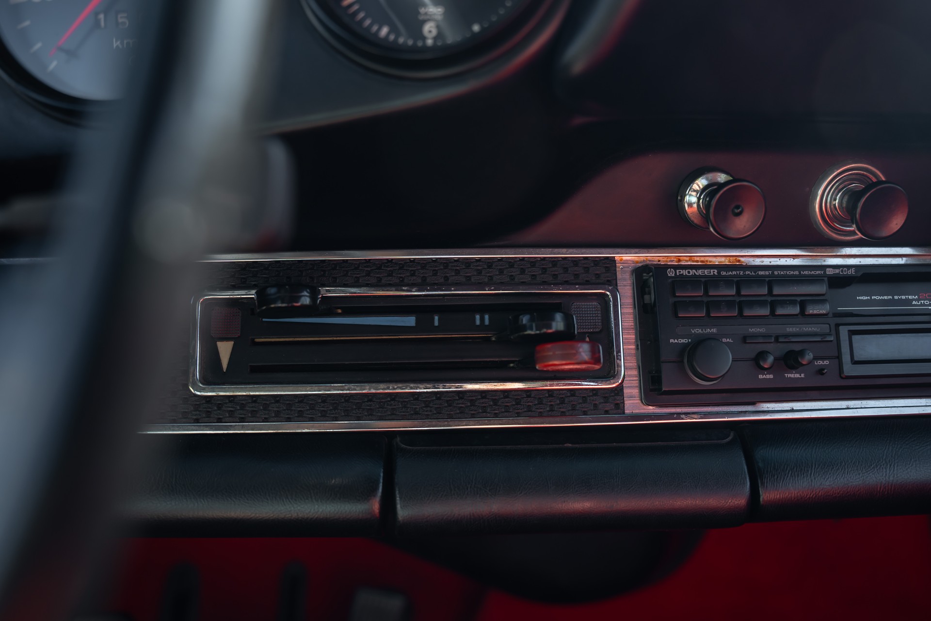 PORSCHE 911 E-image-22