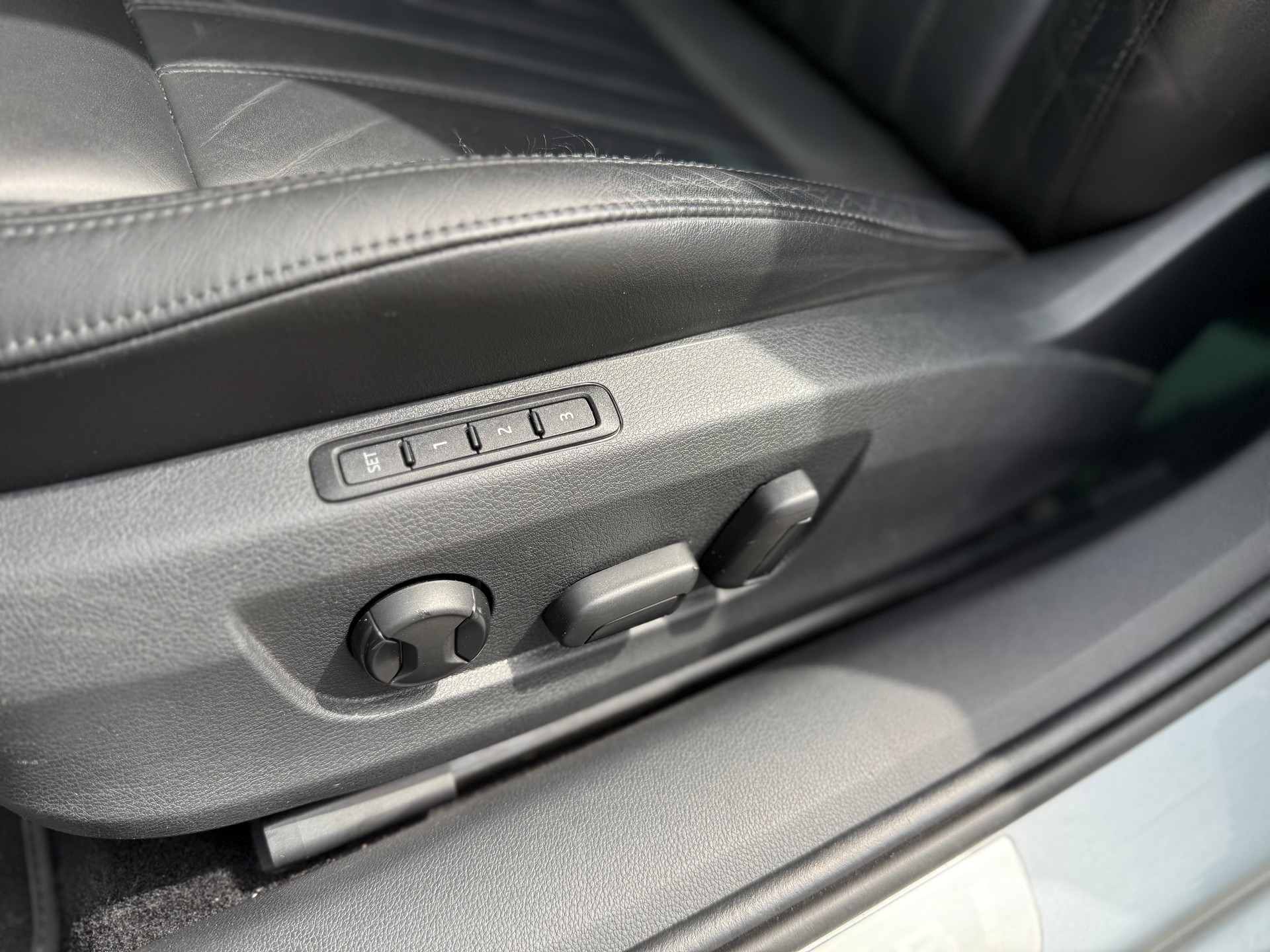SKODA Superb Combi 2.0 TDi Style 4x4 DSG-image-9