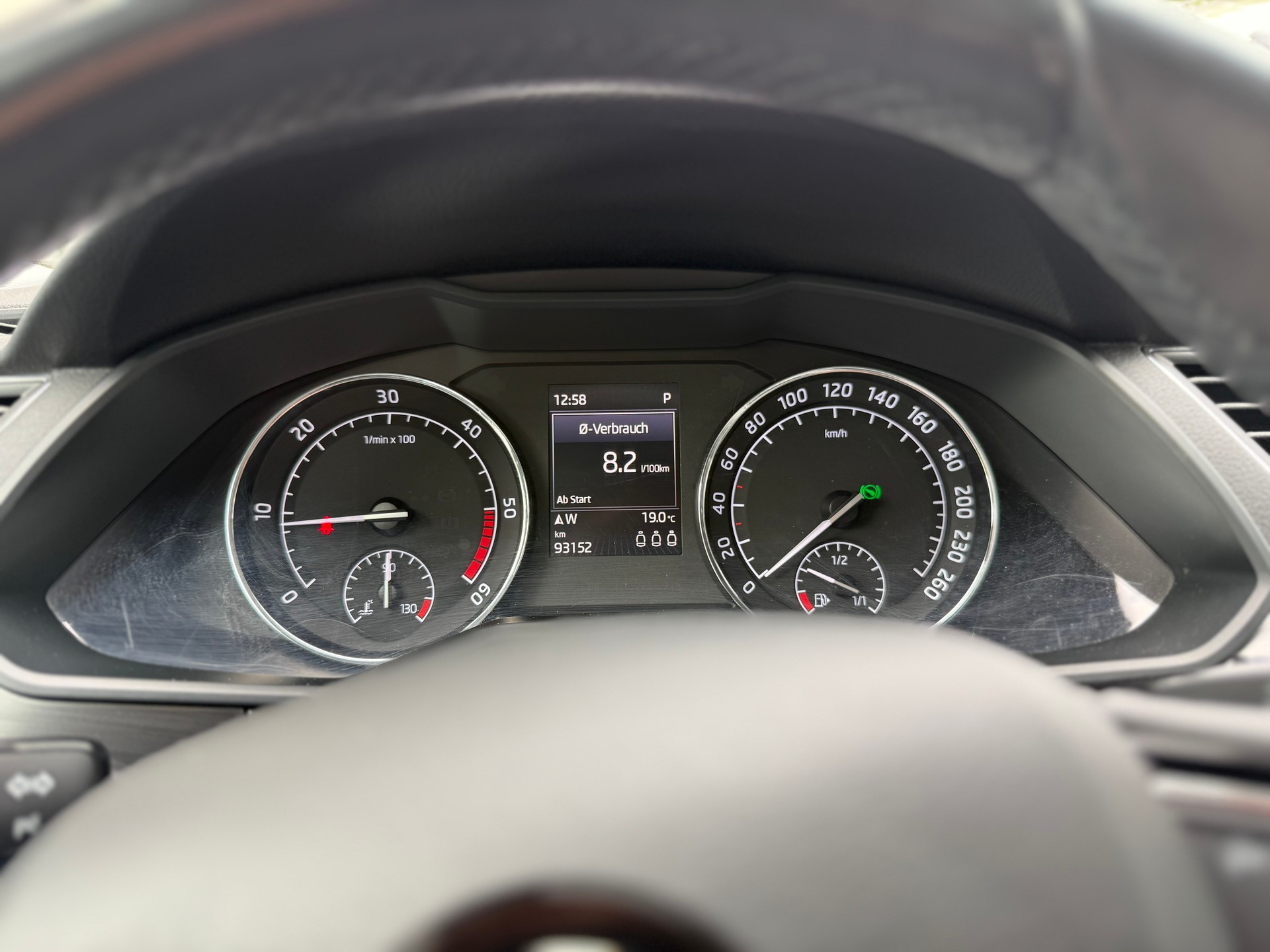 SKODA Superb Combi 2.0 TDi Style 4x4 DSG-image-14