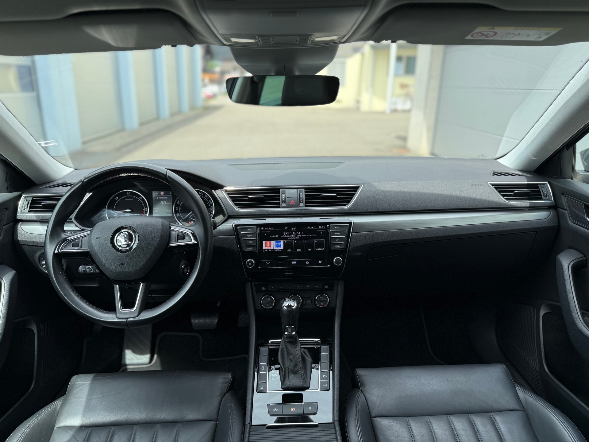 SKODA Superb Combi 2.0 TDi Style 4x4 DSG-image-20