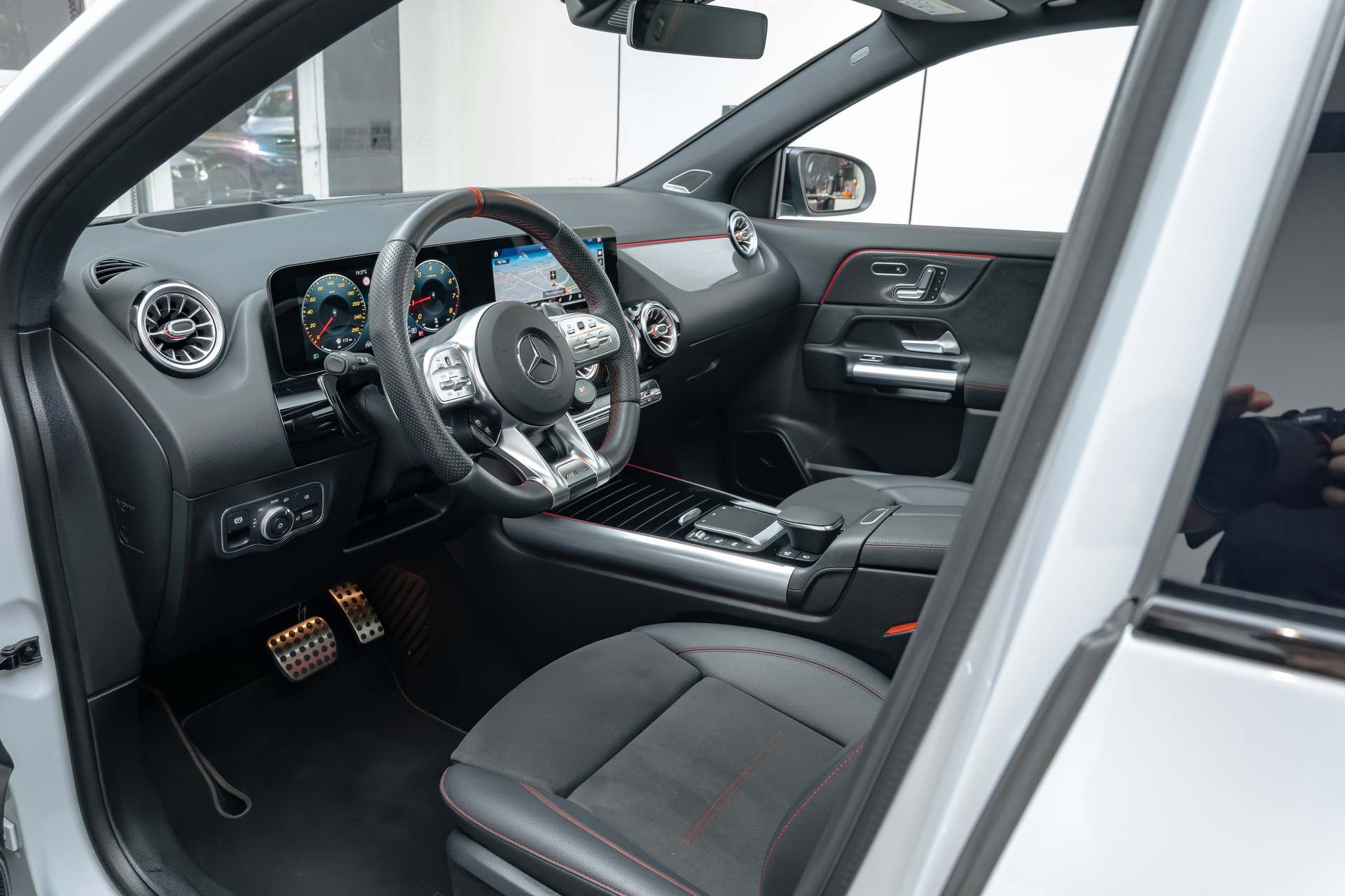 MERCEDES-BENZ GLA 35 AMG 4Matic 8G-Speedshift DCT-image-12