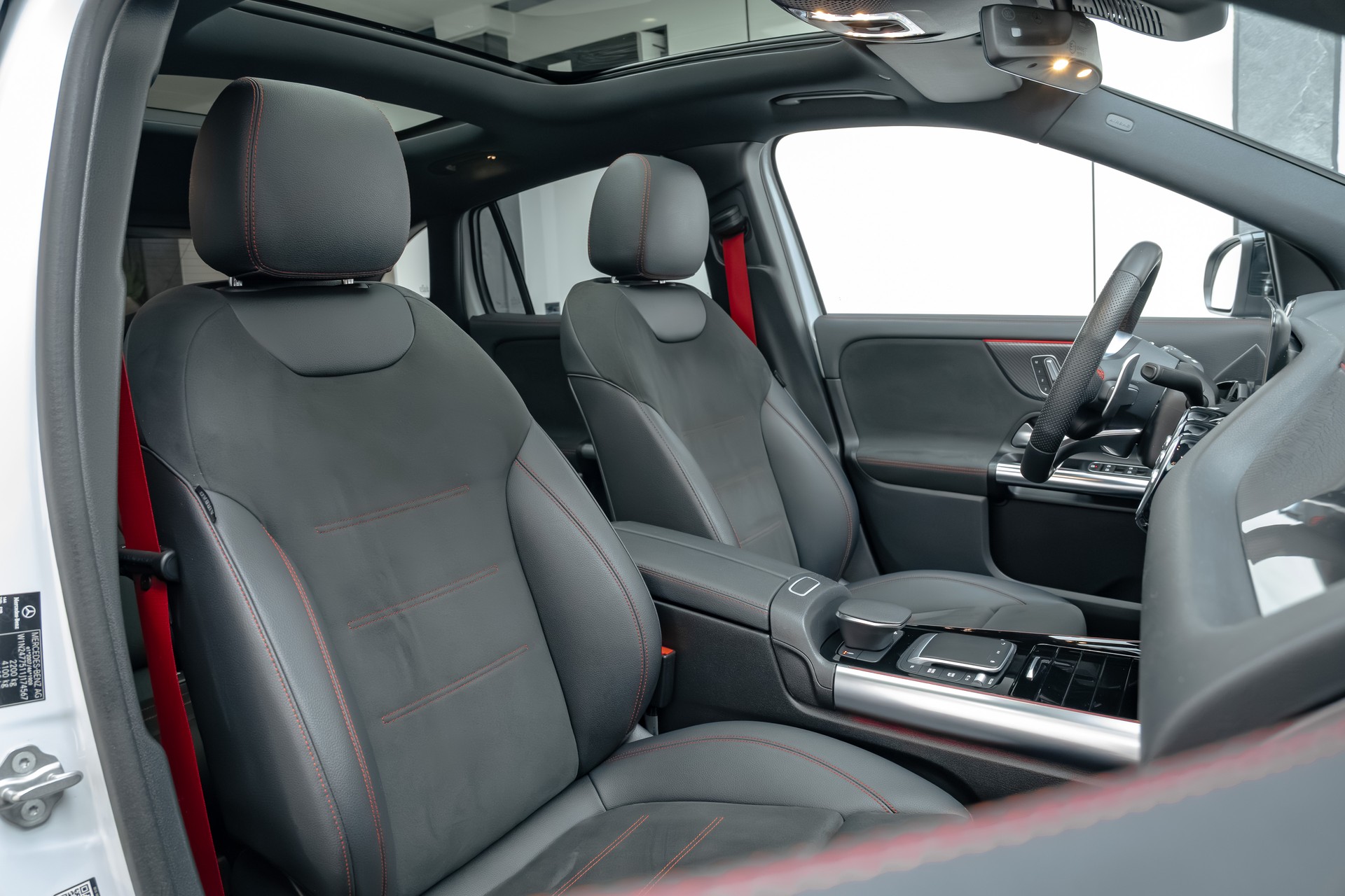 MERCEDES-BENZ GLA 35 AMG 4Matic 8G-Speedshift DCT-image-8