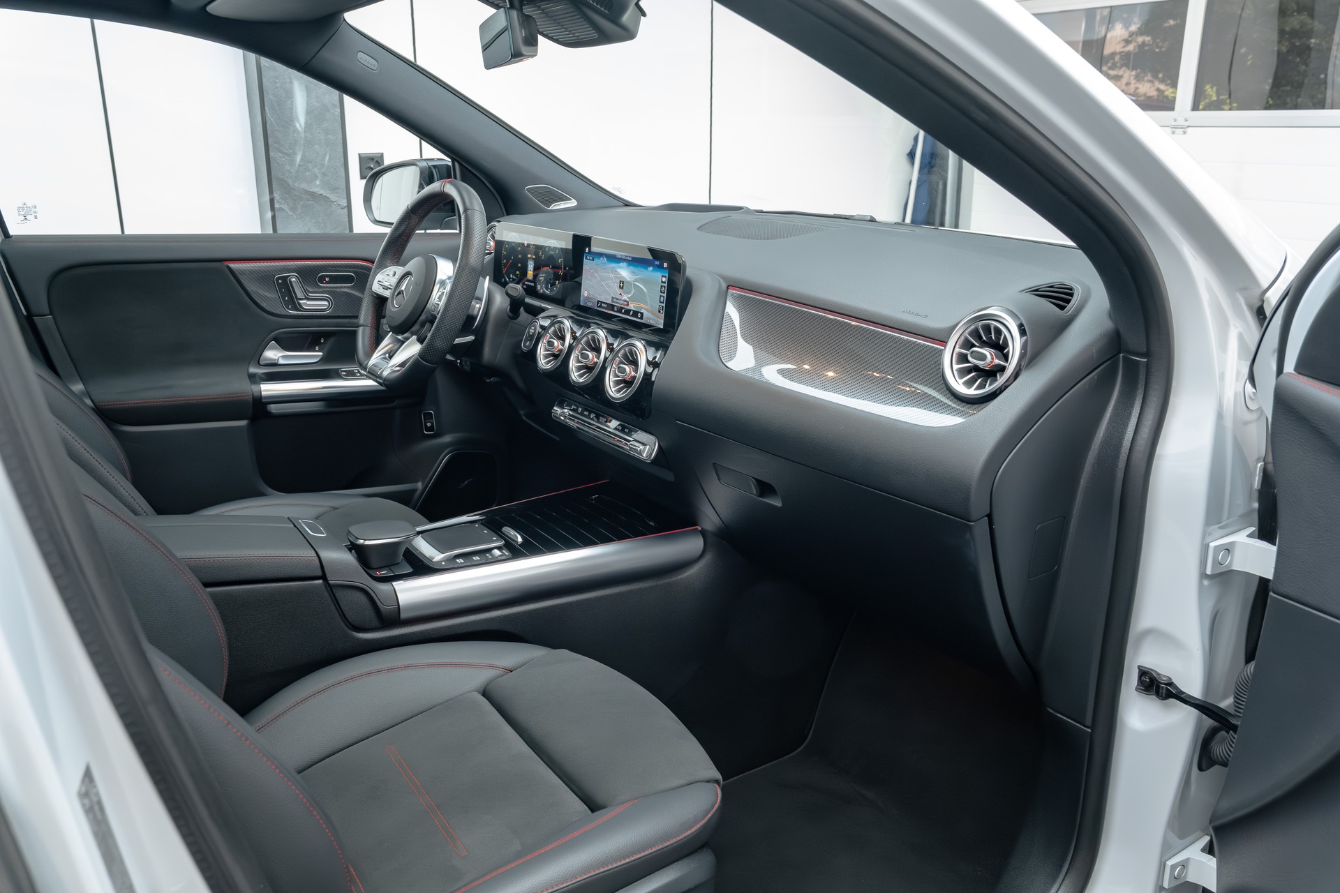 MERCEDES-BENZ GLA 35 AMG 4Matic 8G-Speedshift DCT-image-7