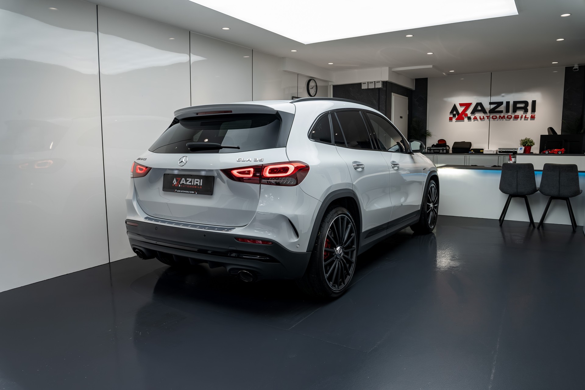 MERCEDES-BENZ GLA 35 AMG 4Matic 8G-Speedshift DCT-showroom-element-3