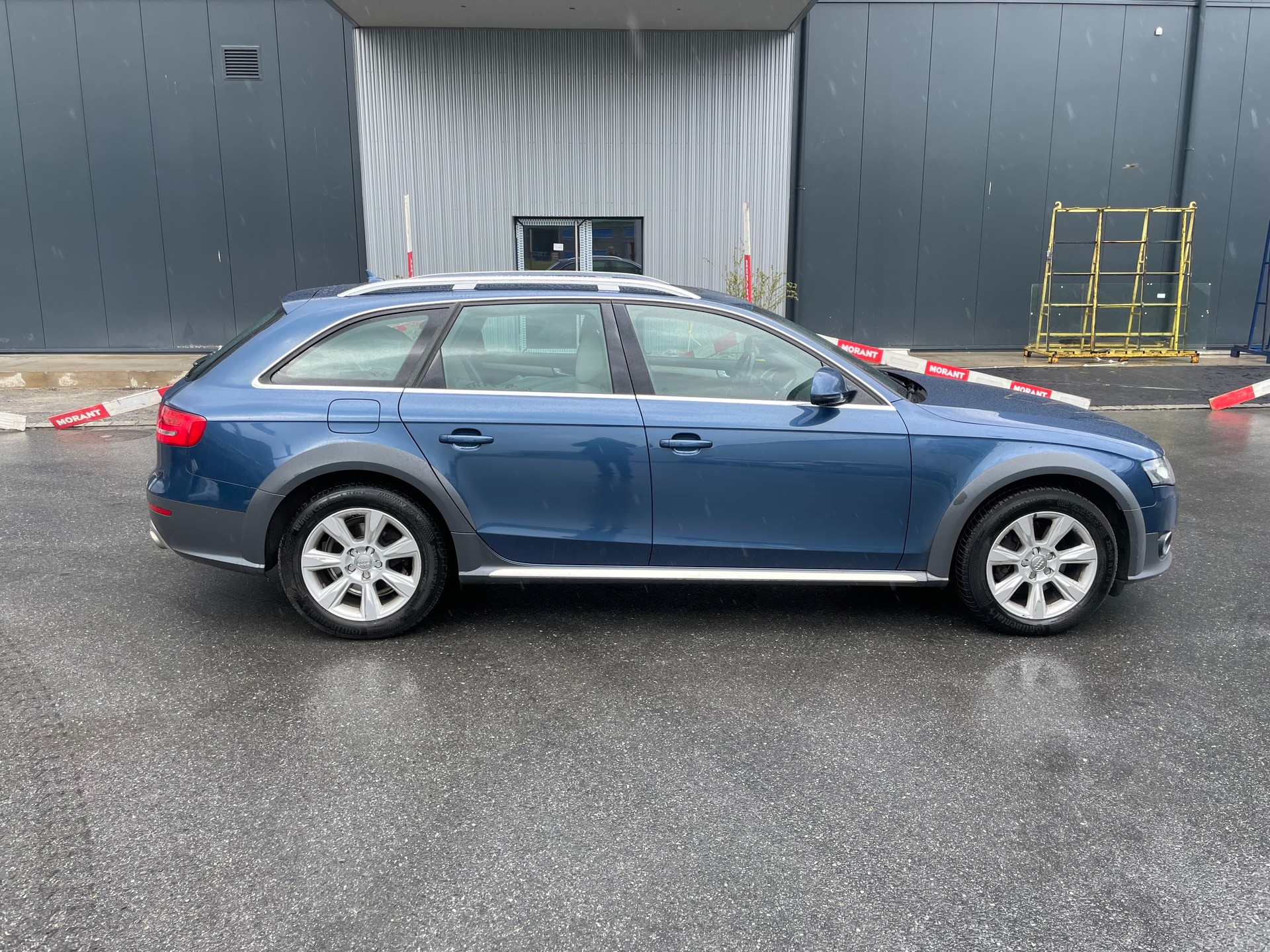 AUDI A4 allroad 3.0 TDI quattro S-tronic-image-7