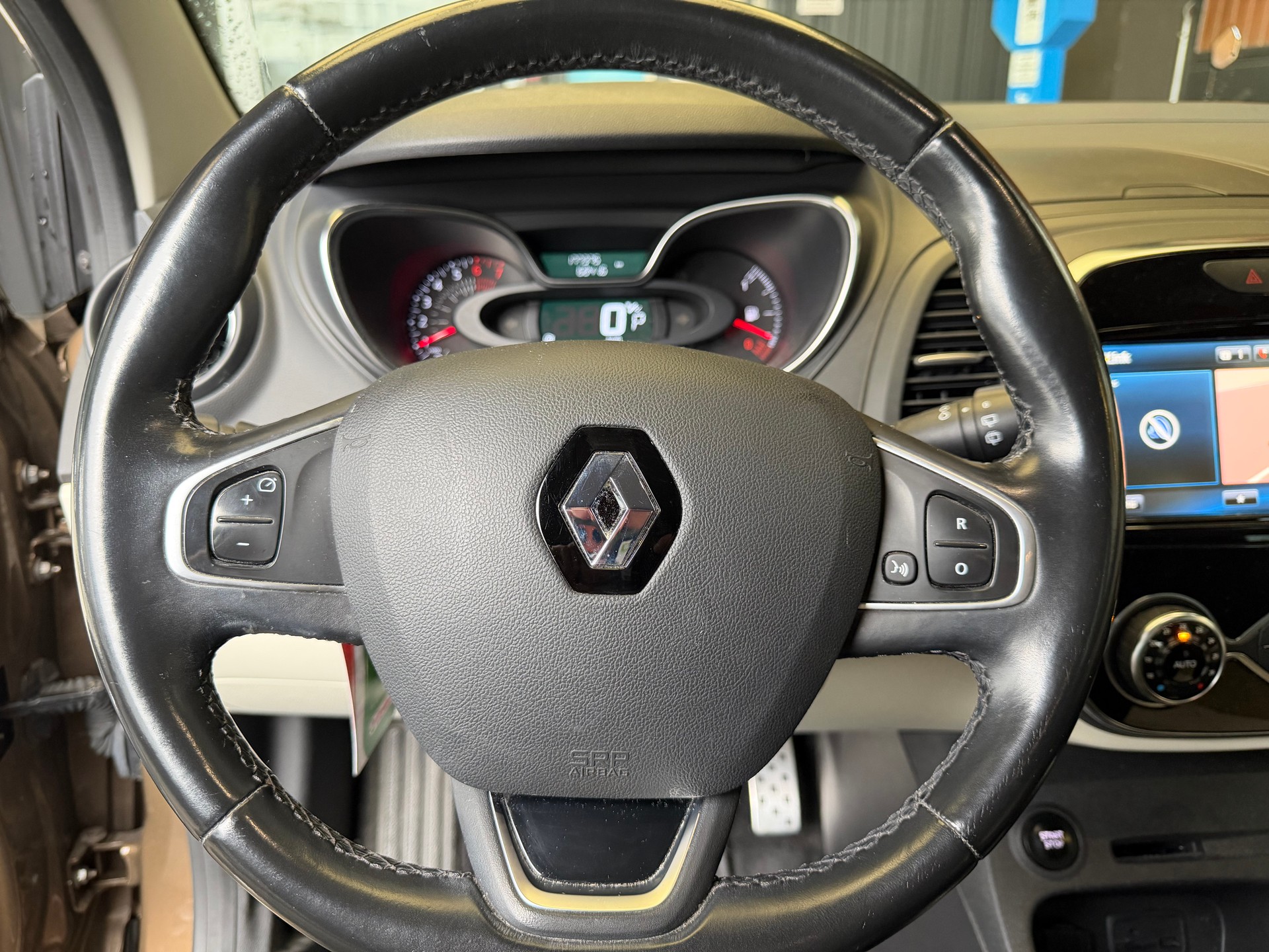 RENAULT Captur 1.2 T 16V Intens EDC-image-7
