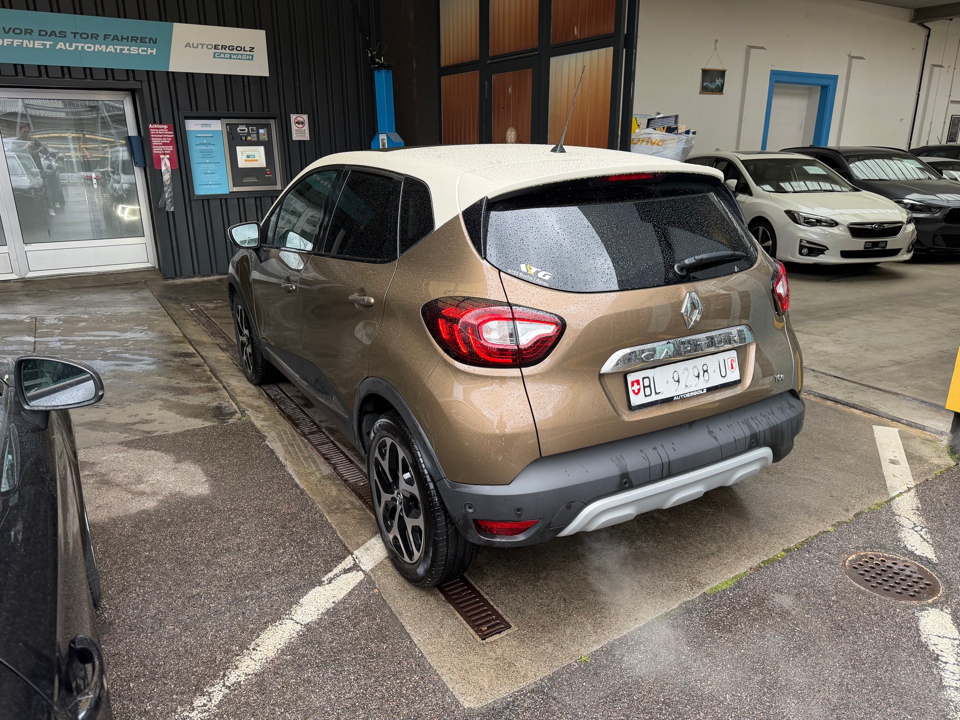 RENAULT Captur 1.2 T 16V Intens EDC-image-1