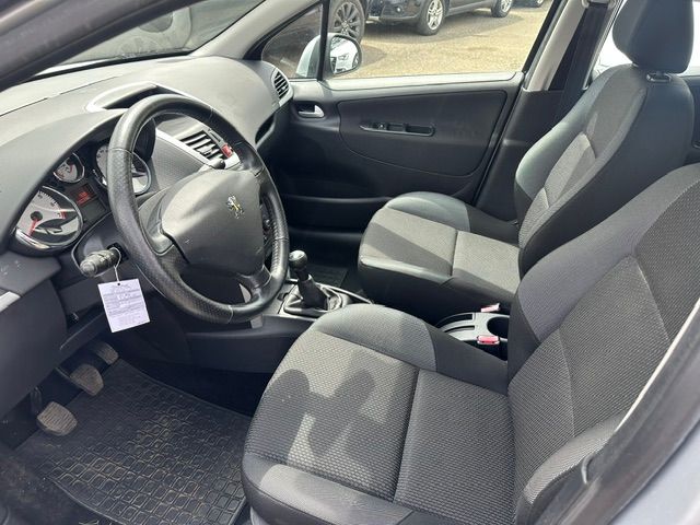 PEUGEOT 207 SW 1.6 16V Active-image-6
