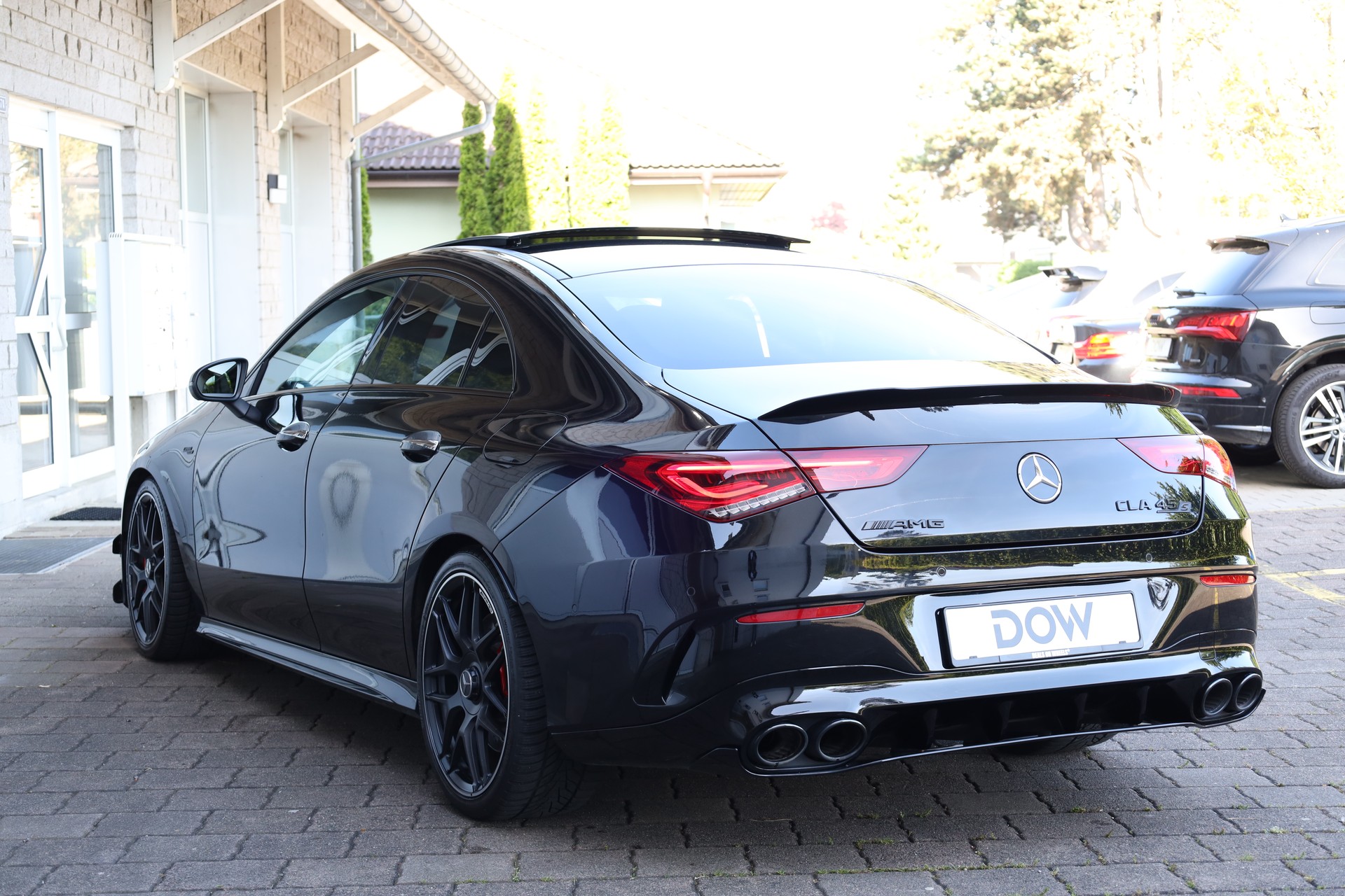 MERCEDES-BENZ CLA 45 S AMG 4Matic+ 8G-DCT-showroom-element-3