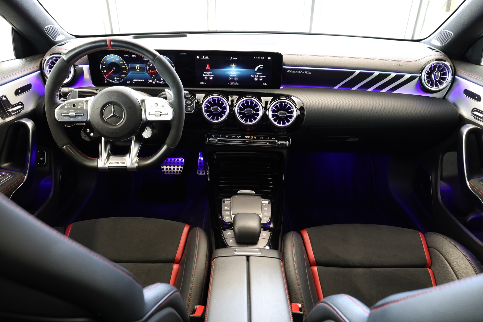MERCEDES-BENZ CLA 45 S AMG 4Matic+ 8G-DCT-image-9