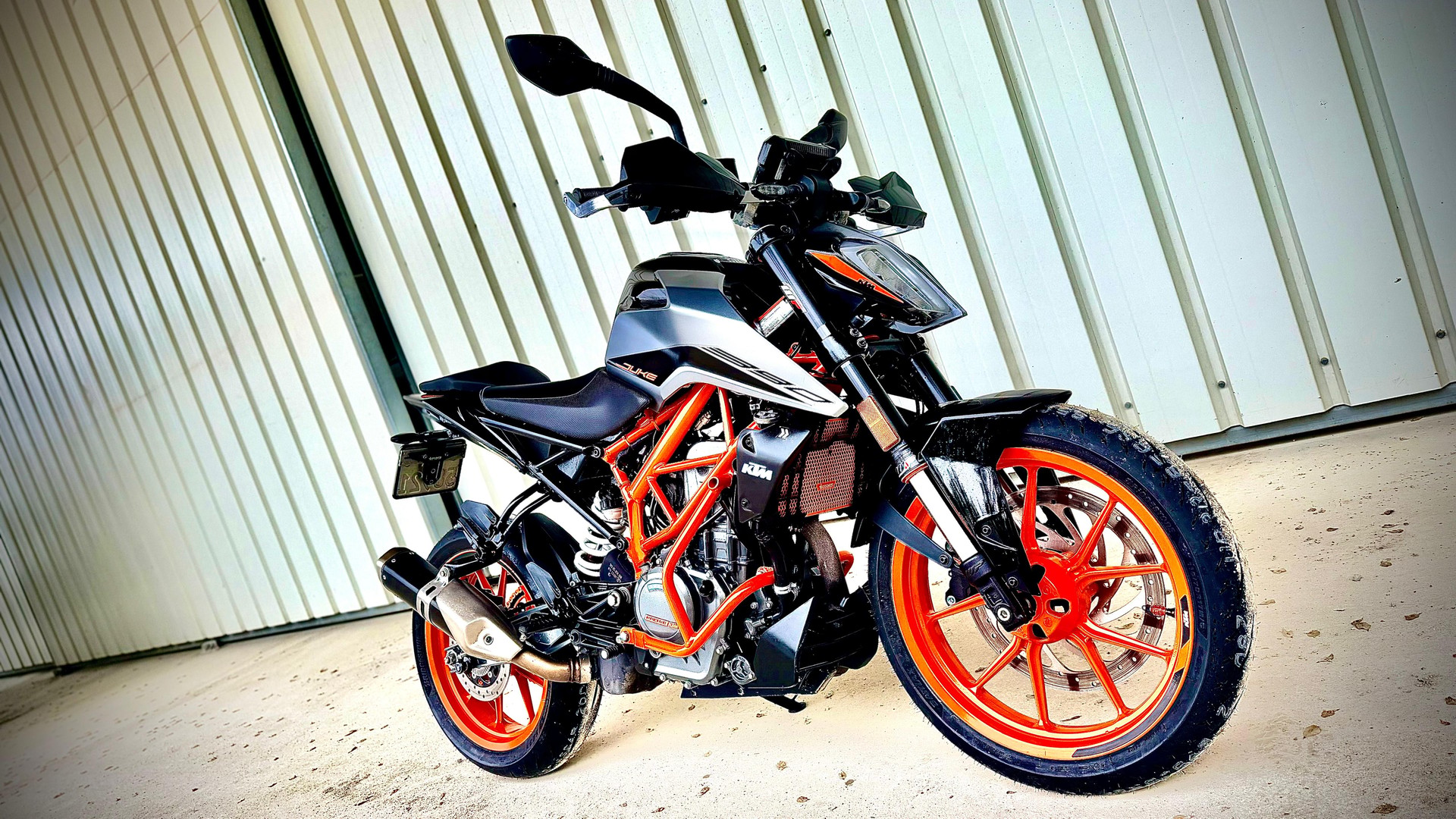 KTM 390 Duke-image-4