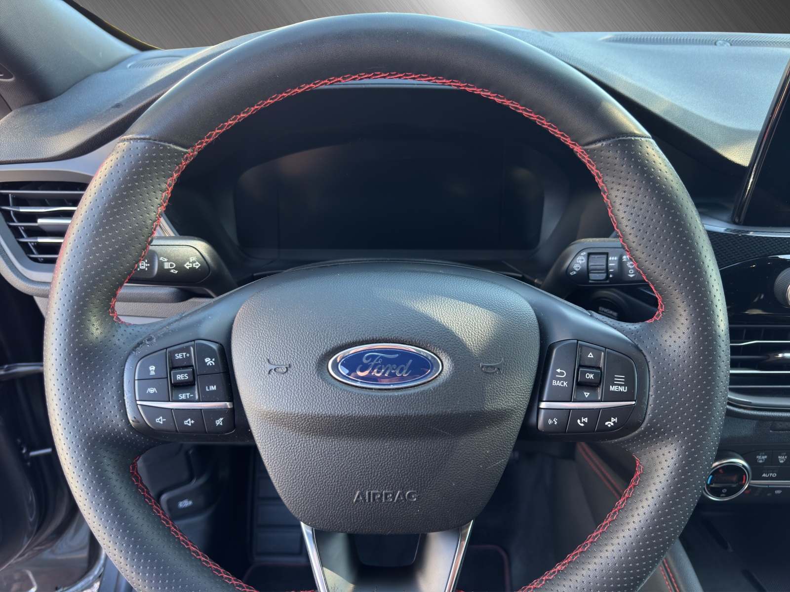 FORD Kuga 2.5 Plug-in Hybrid ST-Line X-image-9