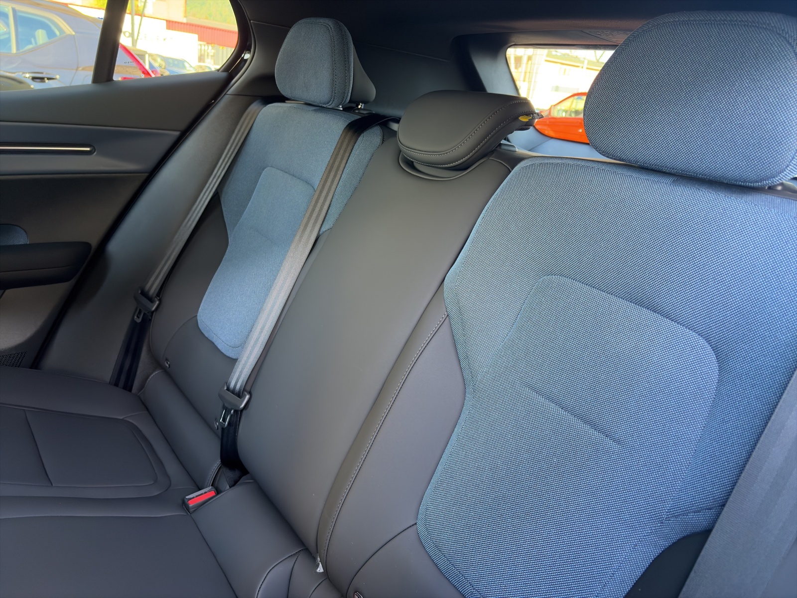 VOLVO EX30 E60 Plus Swiss Black Edition-image-16