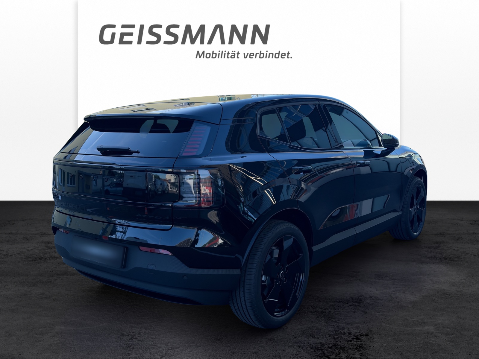 VOLVO EX30 E60 Plus Swiss Black Edition-image-5