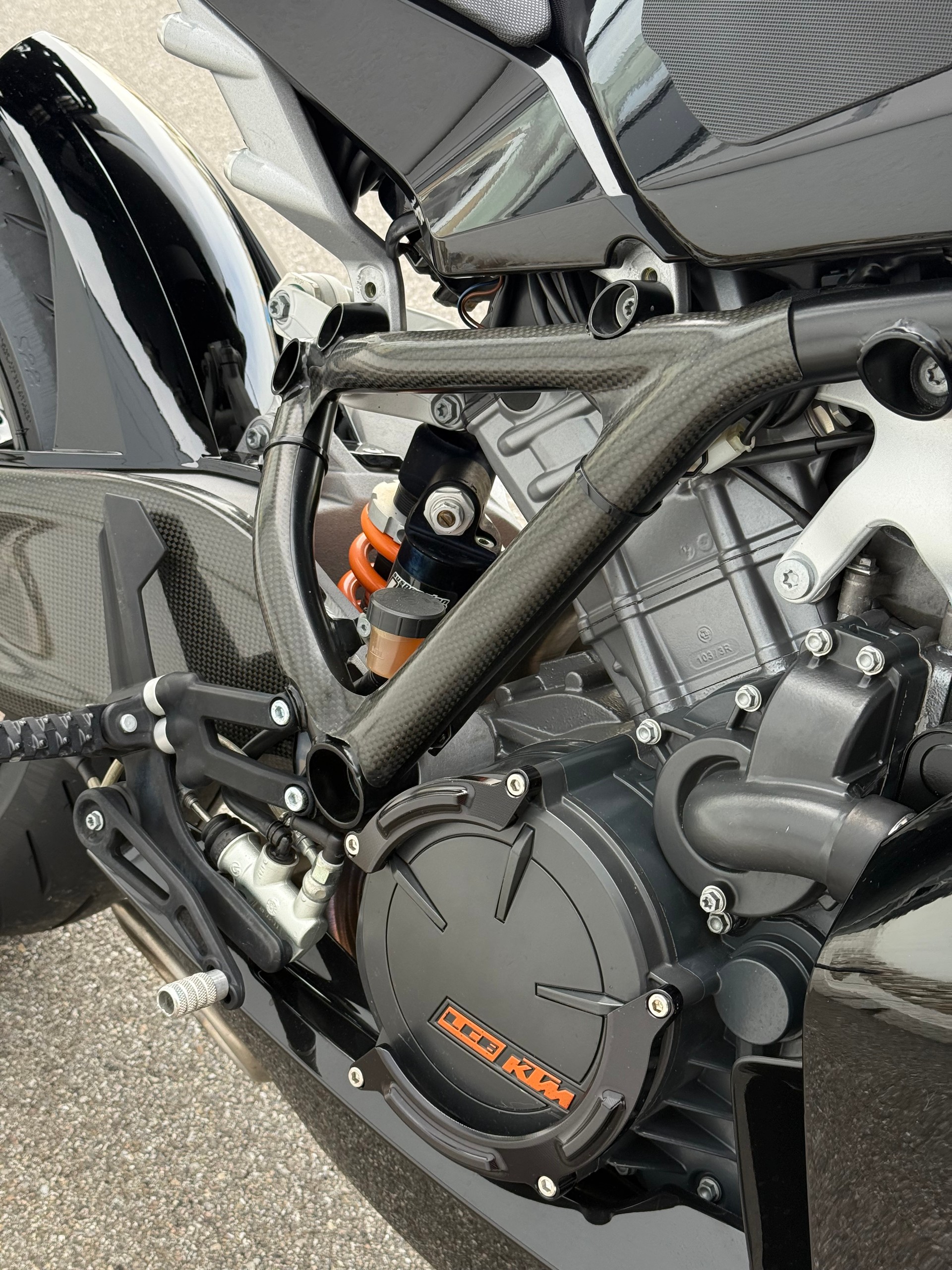 KTM 1190 RC8-image-10