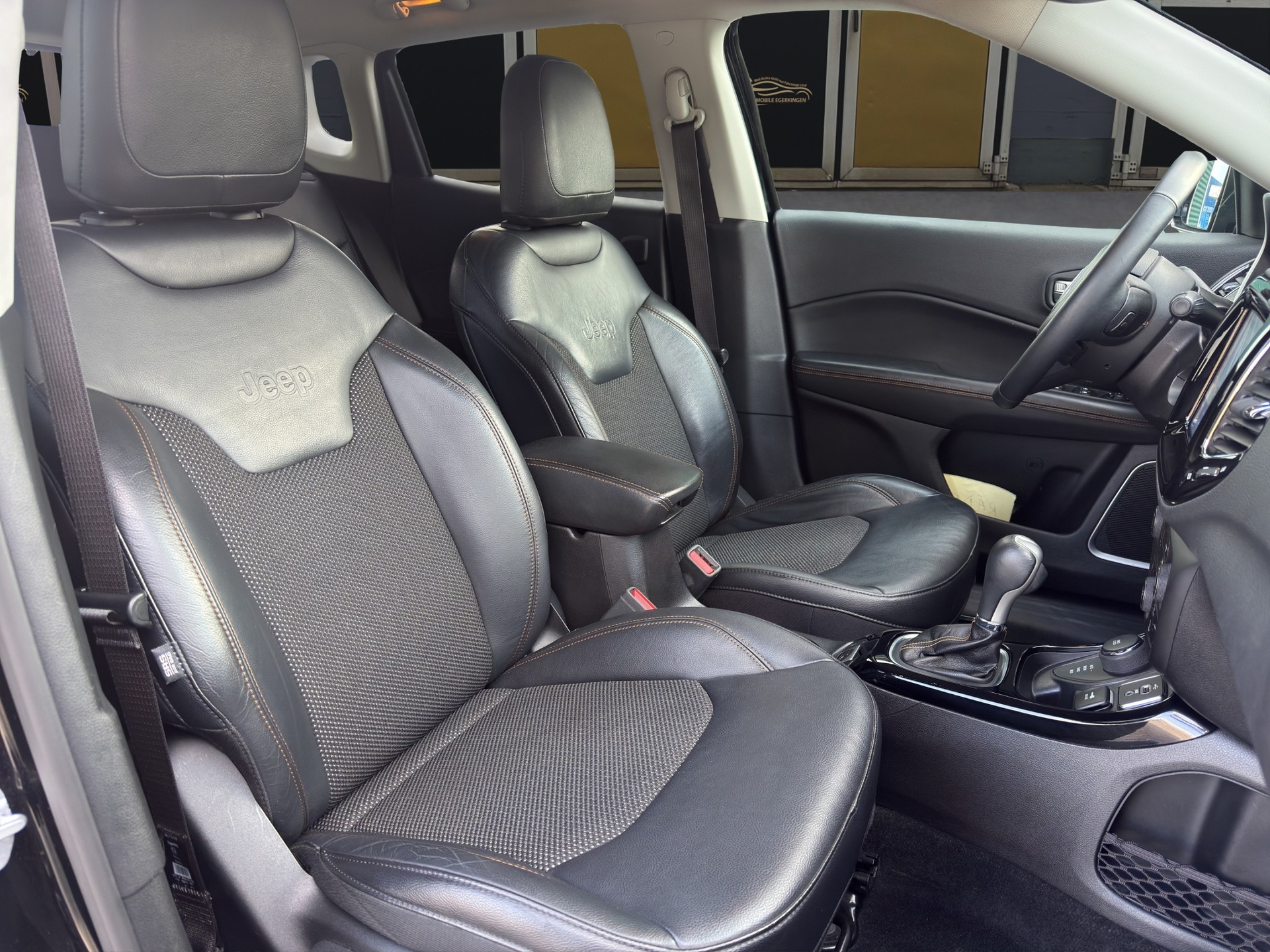 JEEP Compass 2.0 CRD Opening Ed. AWD-image-9