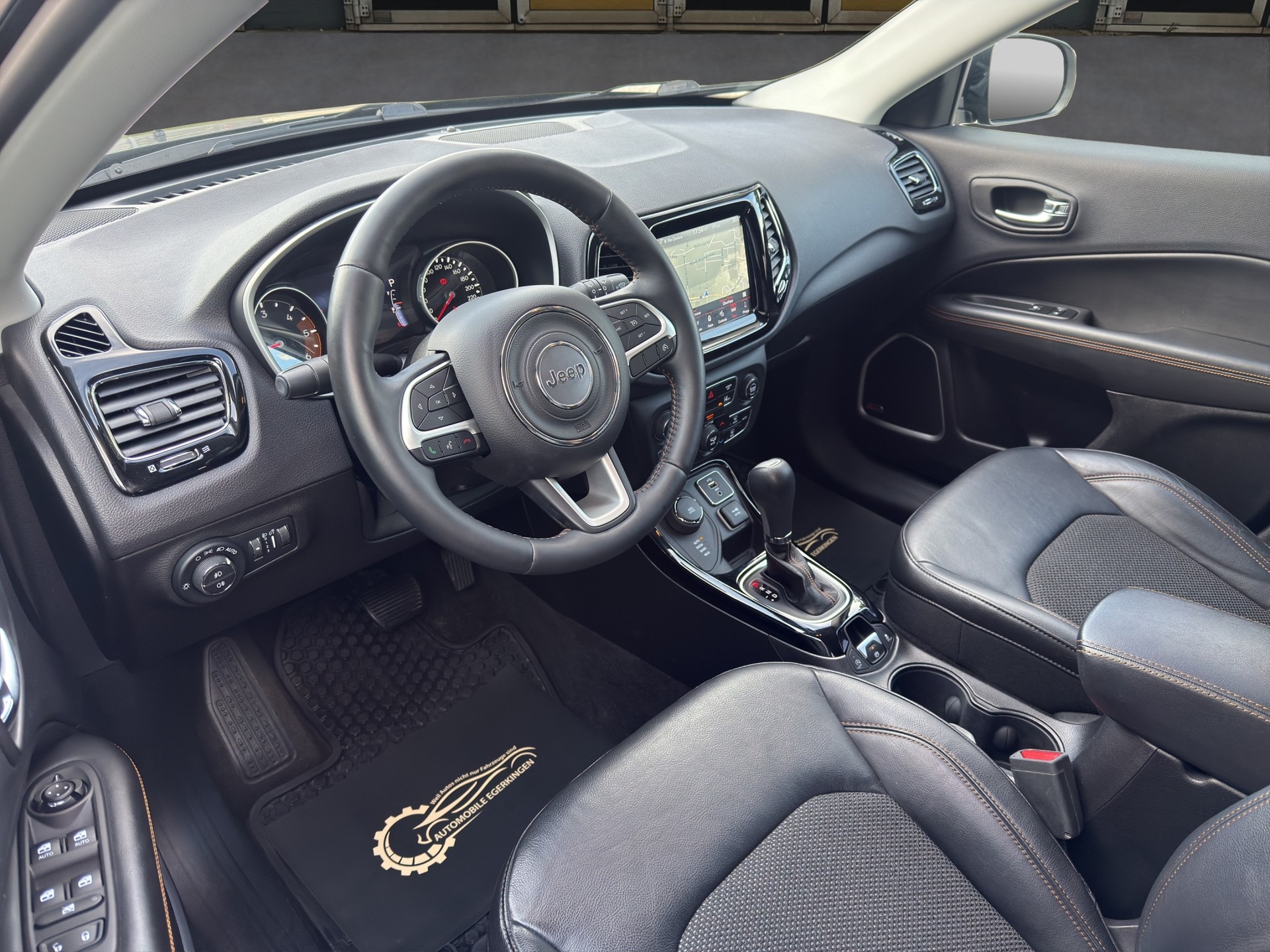 JEEP Compass 2.0 CRD Opening Ed. AWD-image-8