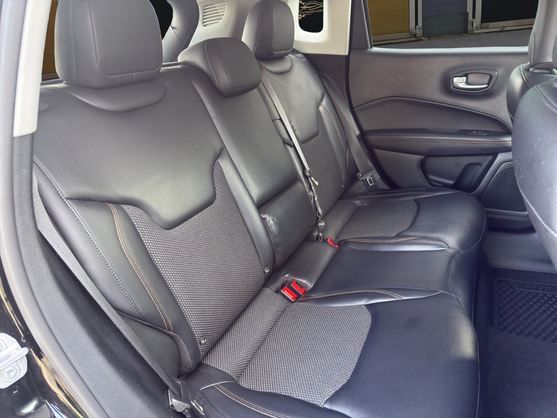 JEEP Compass 2.0 CRD Opening Ed. AWD-image-12