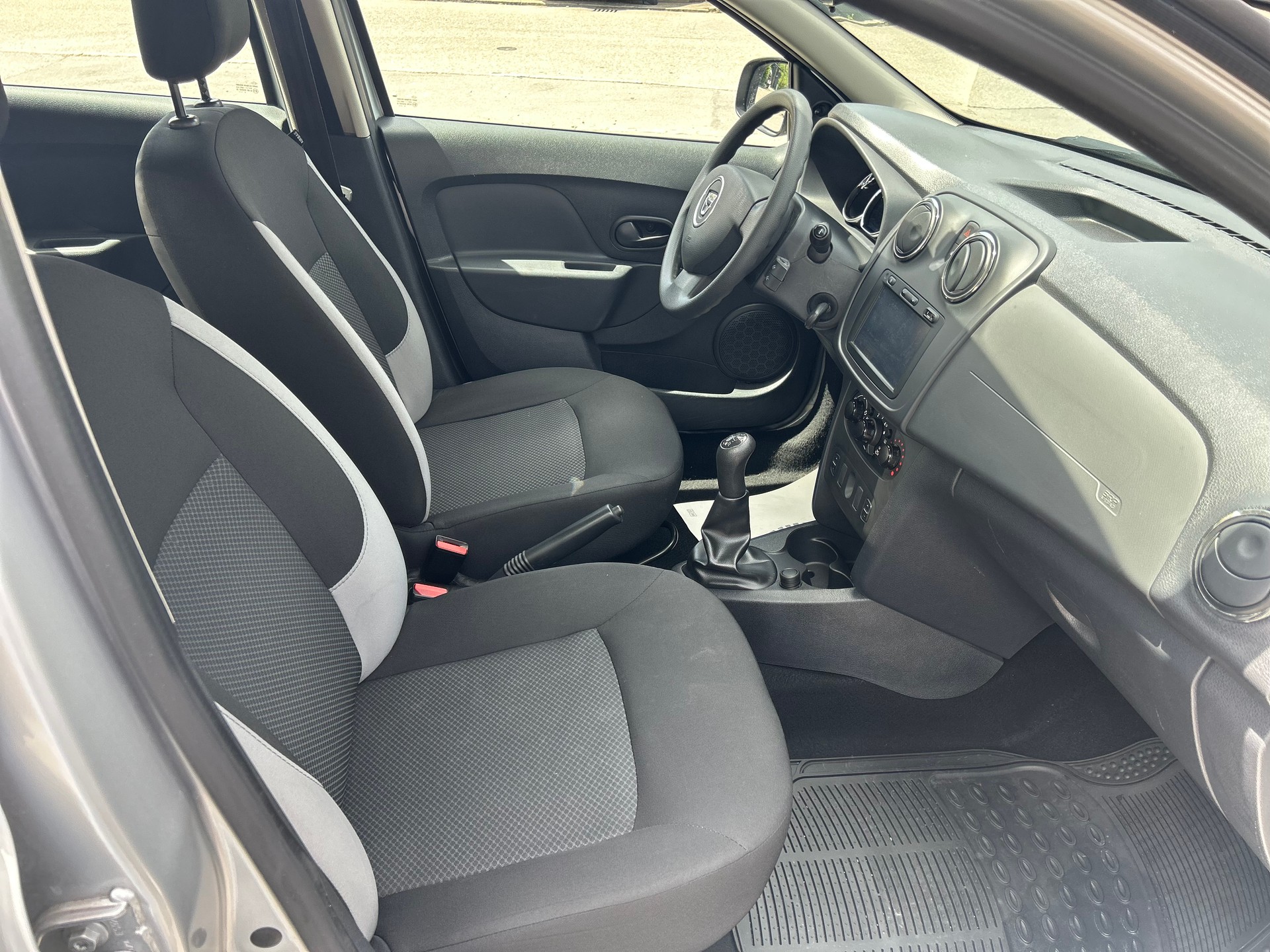 DACIA Sandero 1.2 Ambiance-image-6