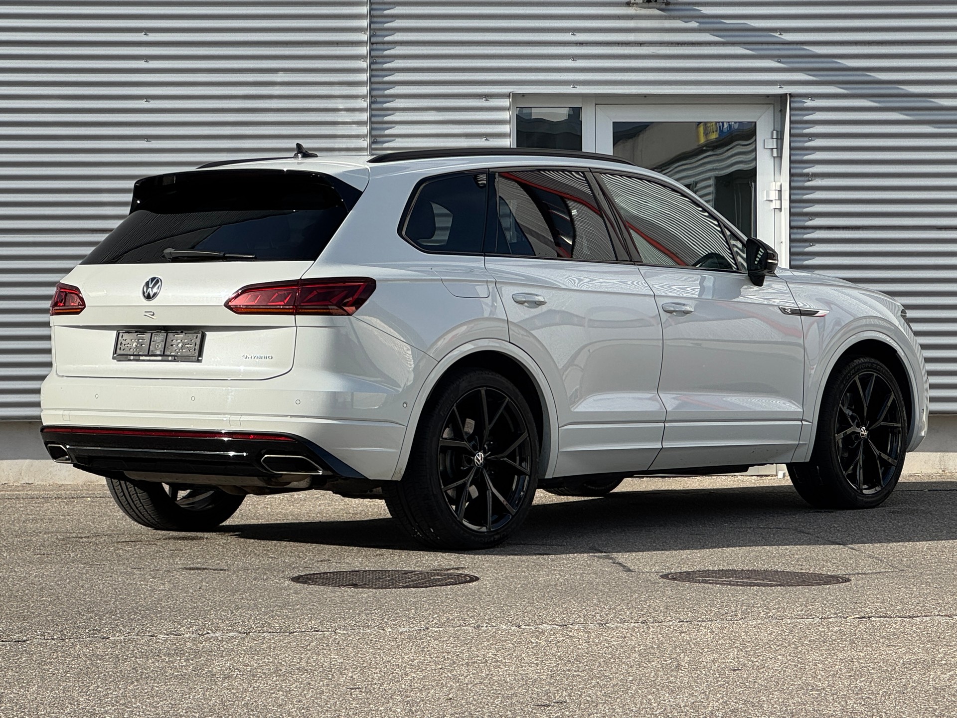 VW Touareg 3.0 TSI eHybrid R Tiptronic-showroom-element-1