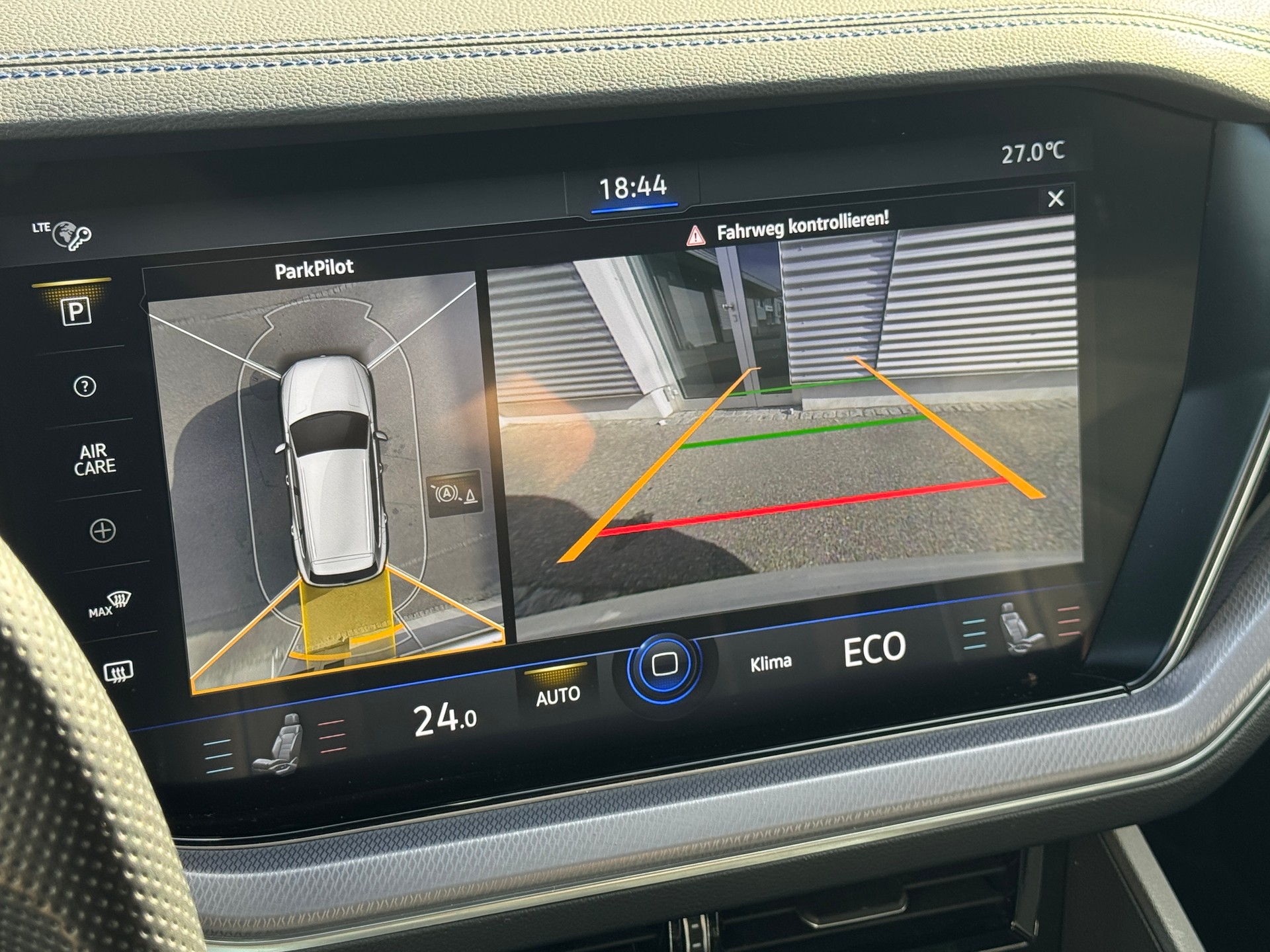 VW Touareg 3.0 TSI eHybrid R Tiptronic-image-8