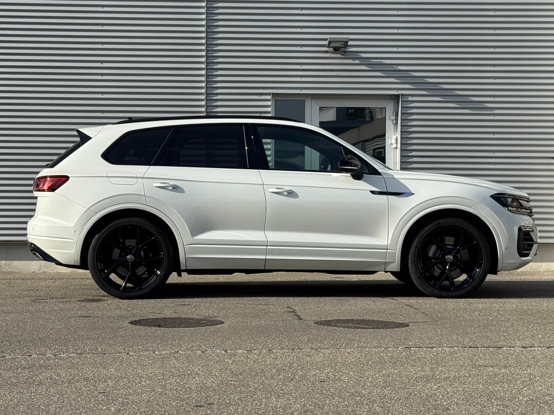 VW Touareg 3.0 TSI eHybrid R Tiptronic-image-7