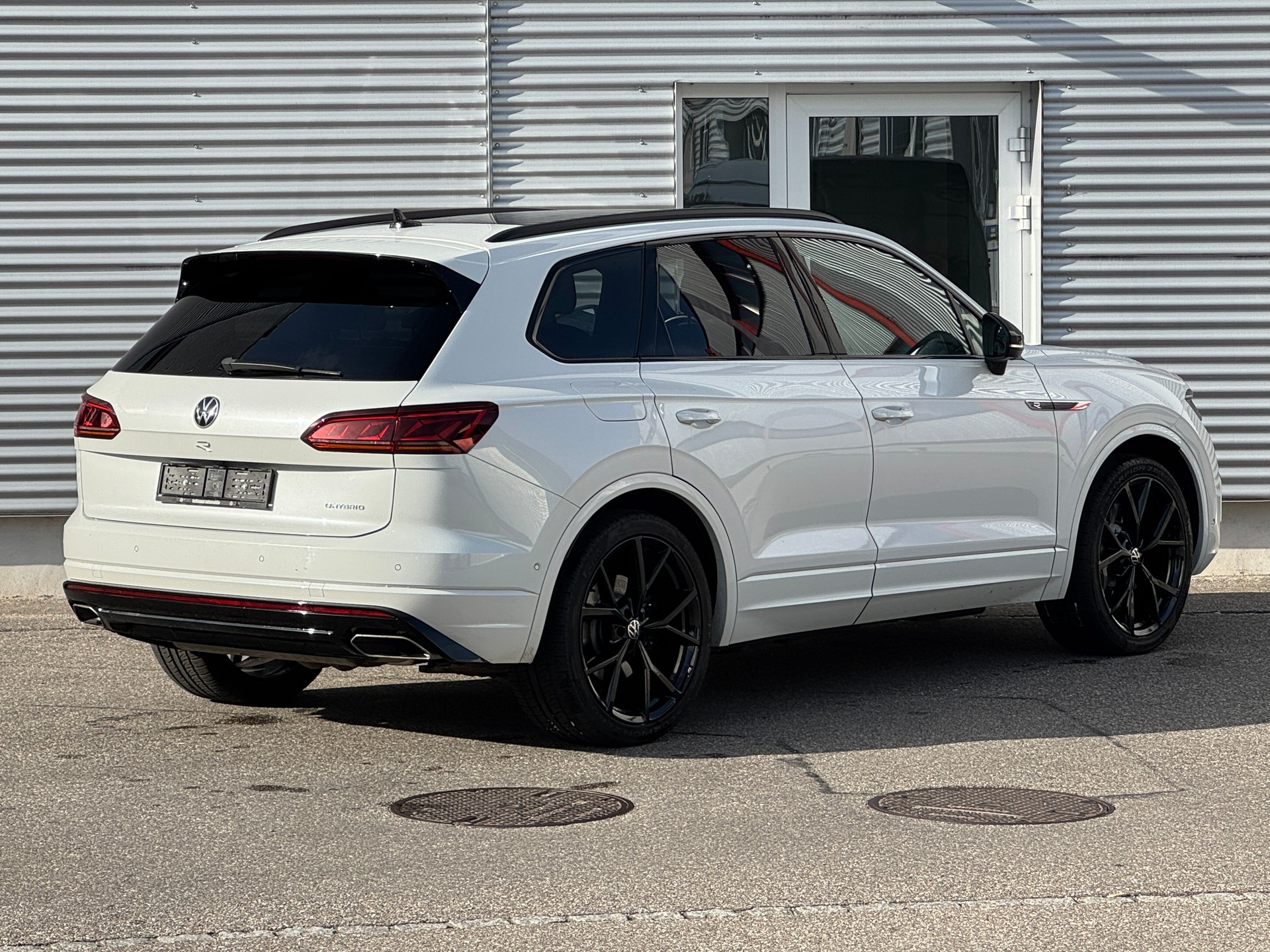 VW Touareg 3.0 TSI eHybrid R Tiptronic-image-4