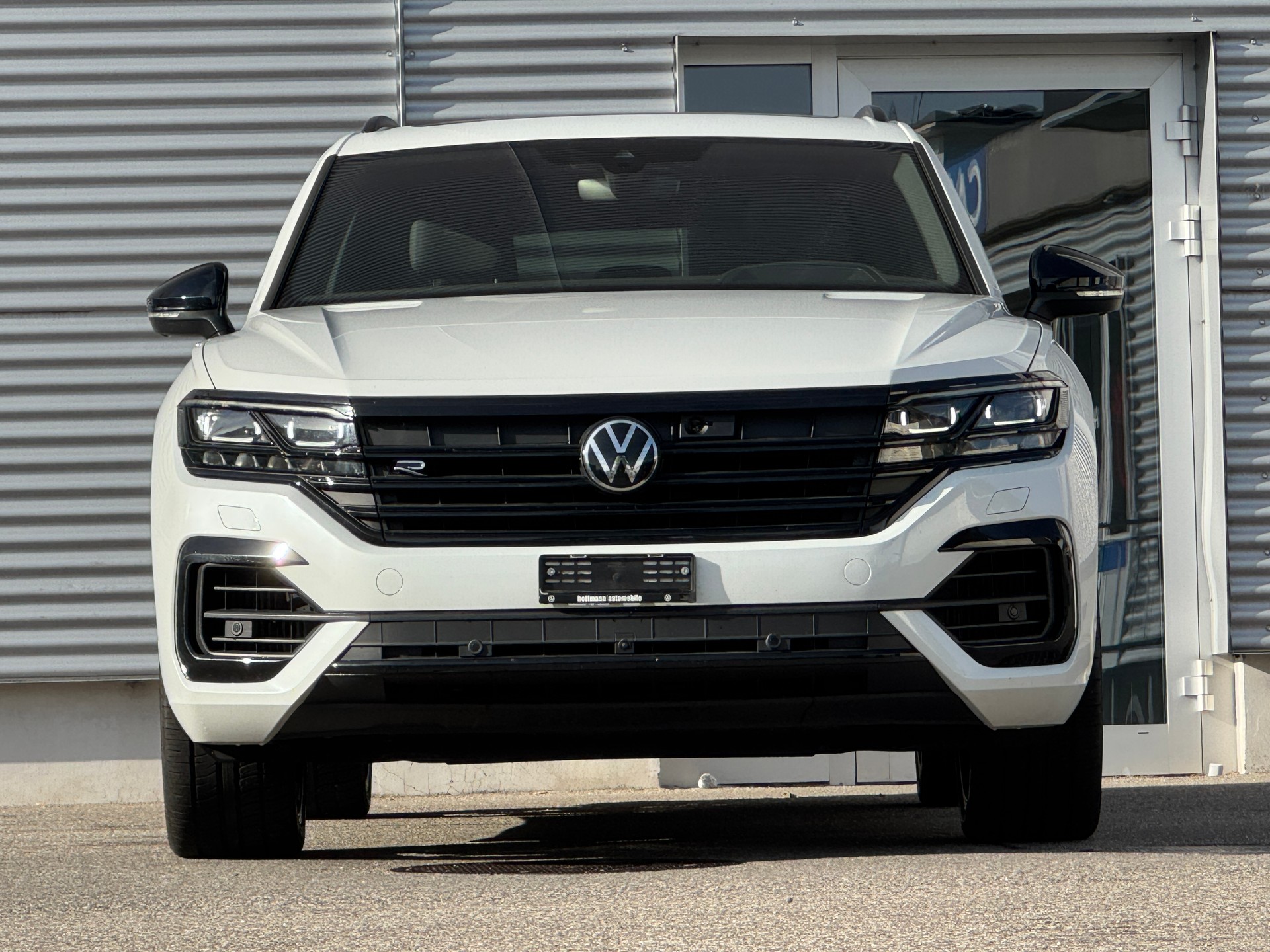 VW Touareg 3.0 TSI eHybrid R Tiptronic-image-9